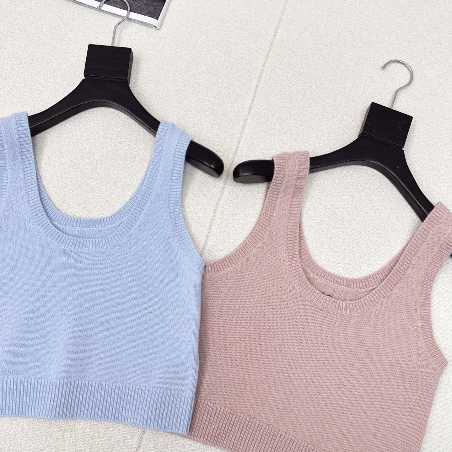 特价🉐️❗️蓝色现货齐码❗️不退不换❗️独家首发 CD 25Ss———早秋最最新款珍珠扣羊毛针织开衫 +