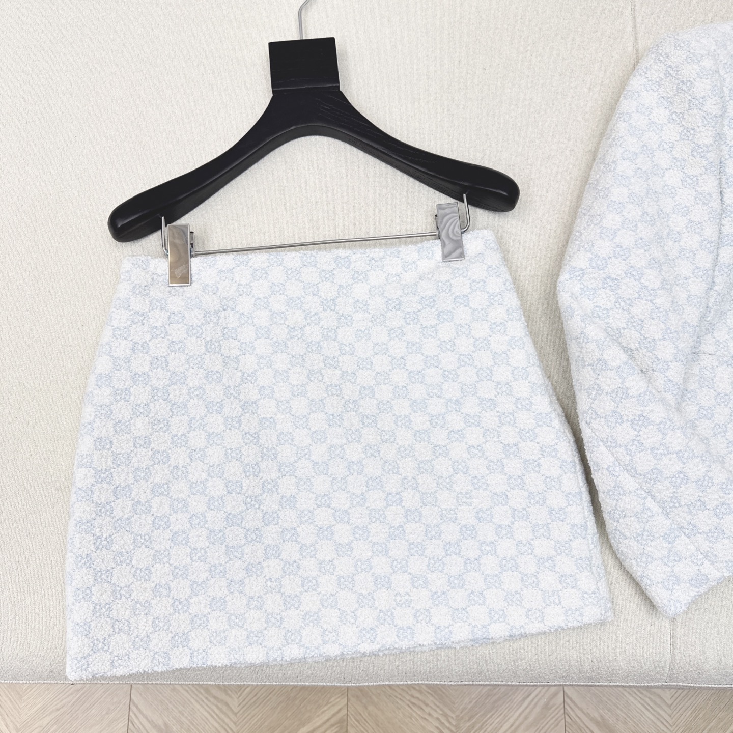 特价🉐️ ❗️现货齐码❗️不退不换❗️只有半裙❗️原单品质 Gu 25Ss————秋冬最新款名媛气质套装