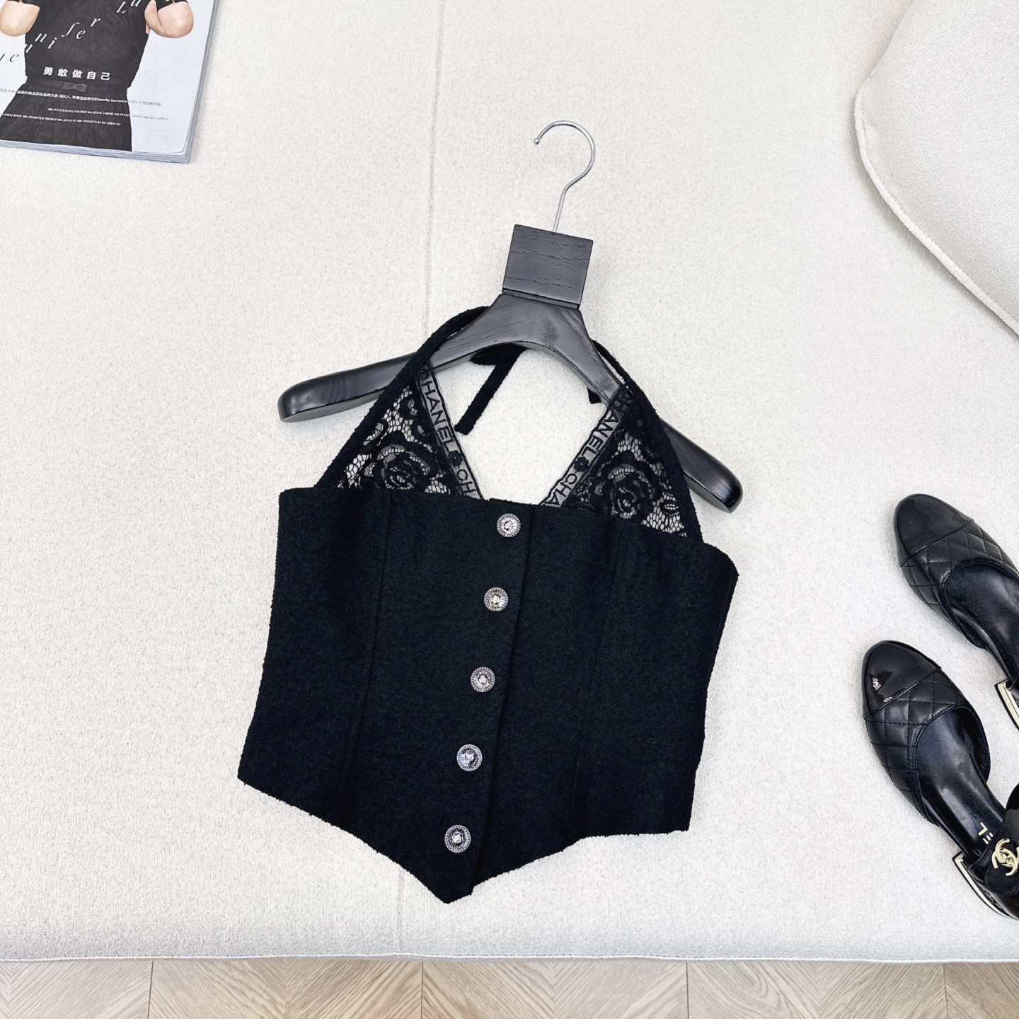 Elegant Lace Bustier Crop Top with Halter Neck - Jennie Style 2 i1752465903606 7778 0 0