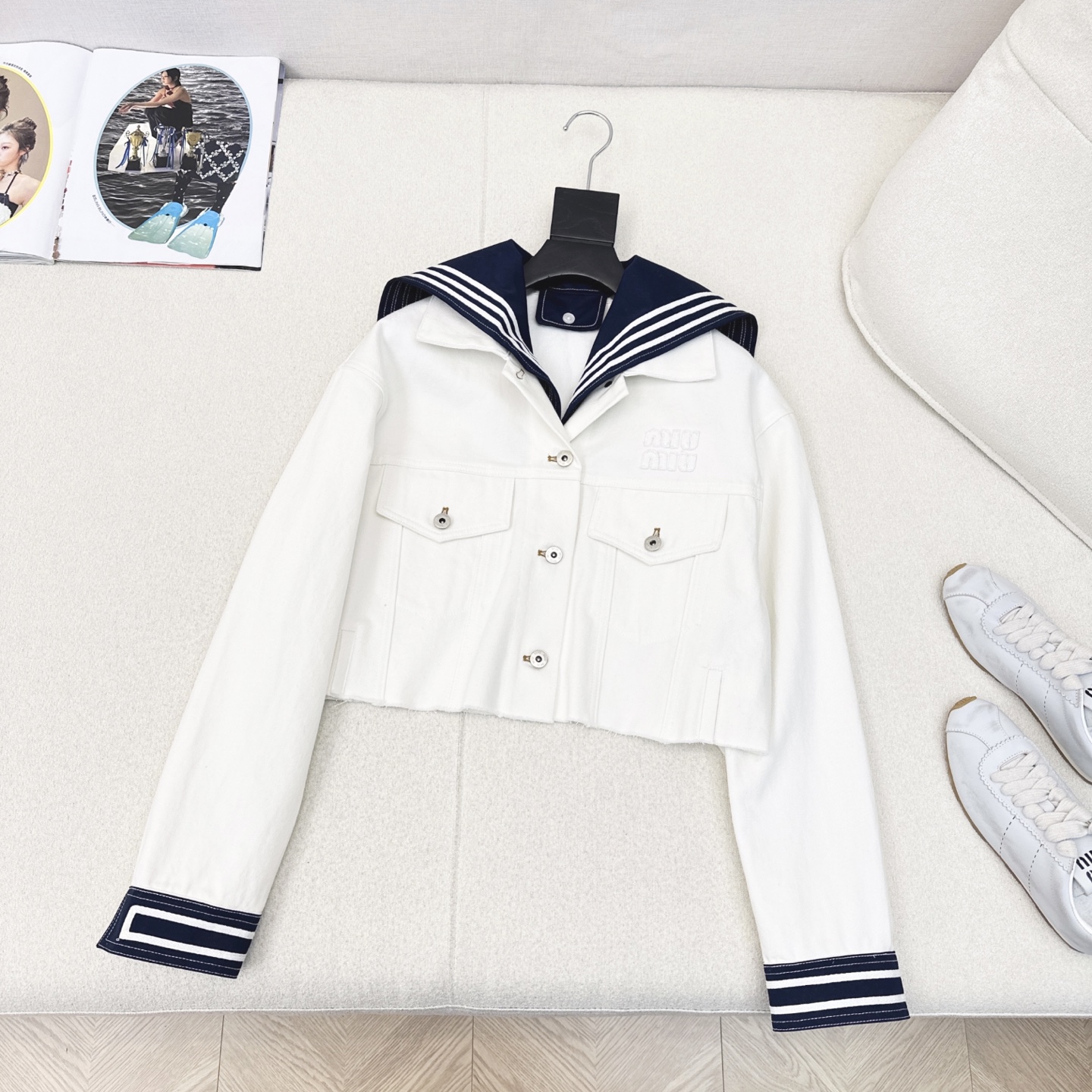 Miu Miu 25SS Denim Jacket Detachable Capelet, Cropped Fit 2 i1752643930684 411 0 0