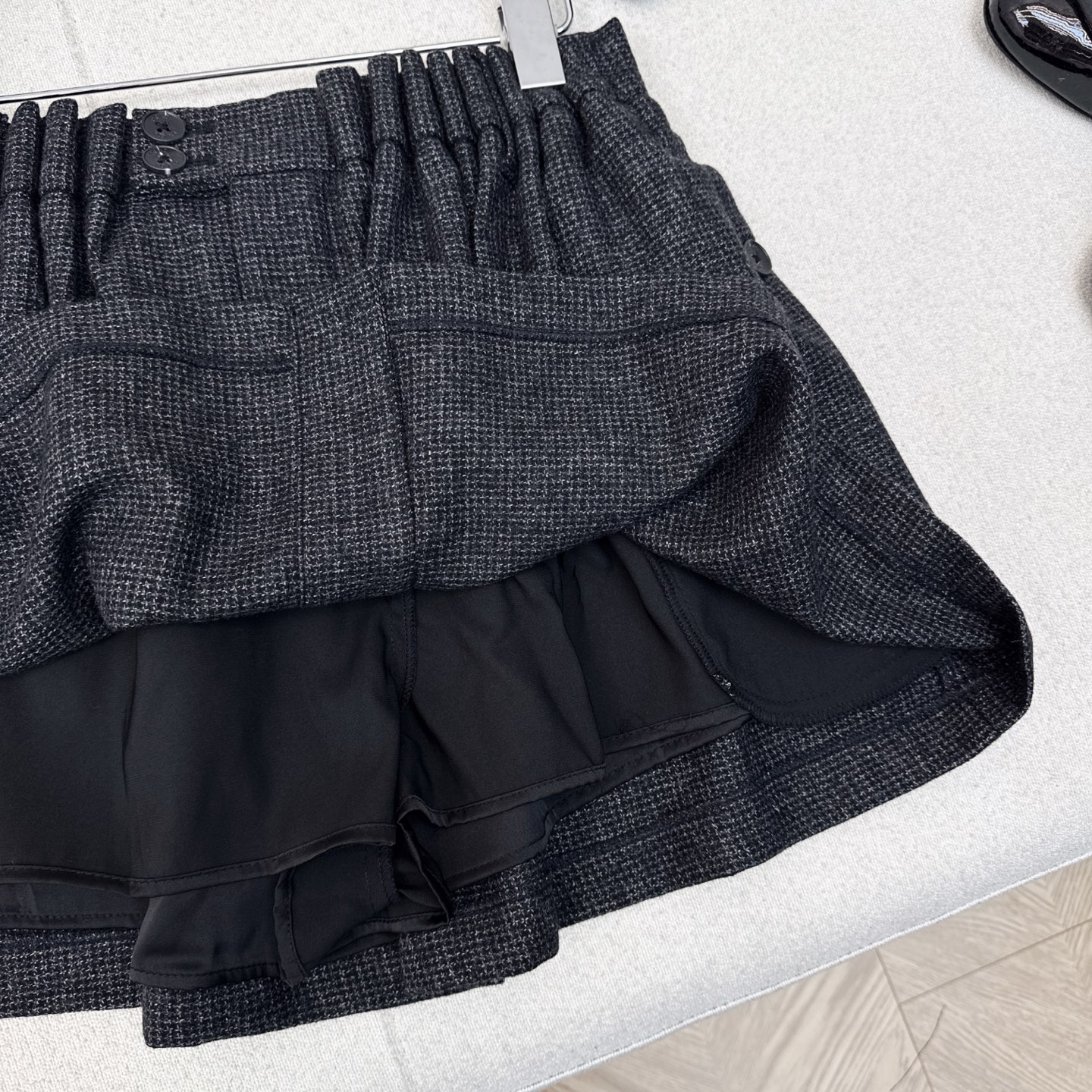 特价🉐️❗️现货齐码❗️不退不换❗️独家首发 PD 25Ss————秋冬最新款格雷系洋气Mini半裙🩶 