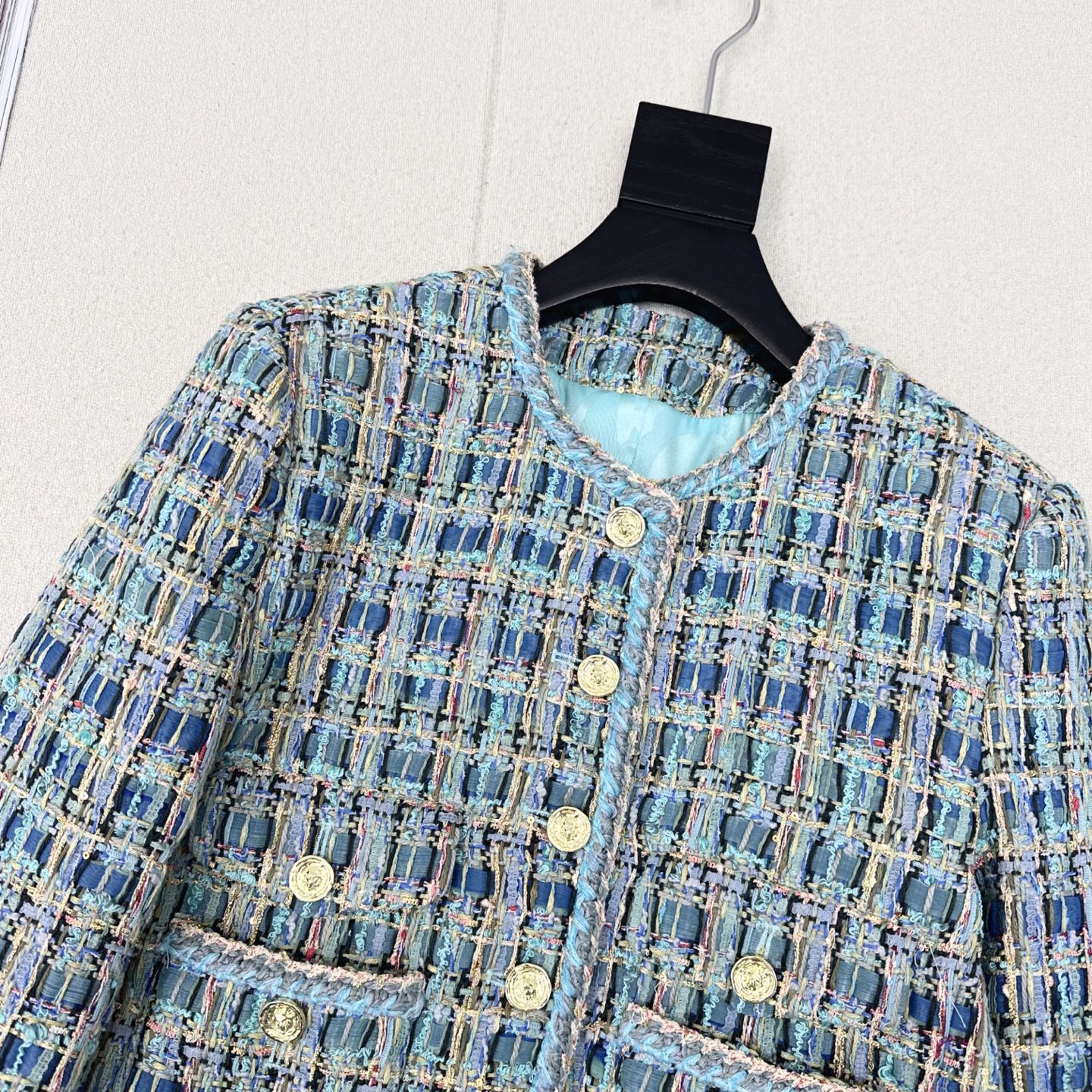 走秀同款 C家 25Ss———秋冬最新款孔雀蓝编织外套🤍yb开发编织面料 自带高级感的色系 复古的圆领非