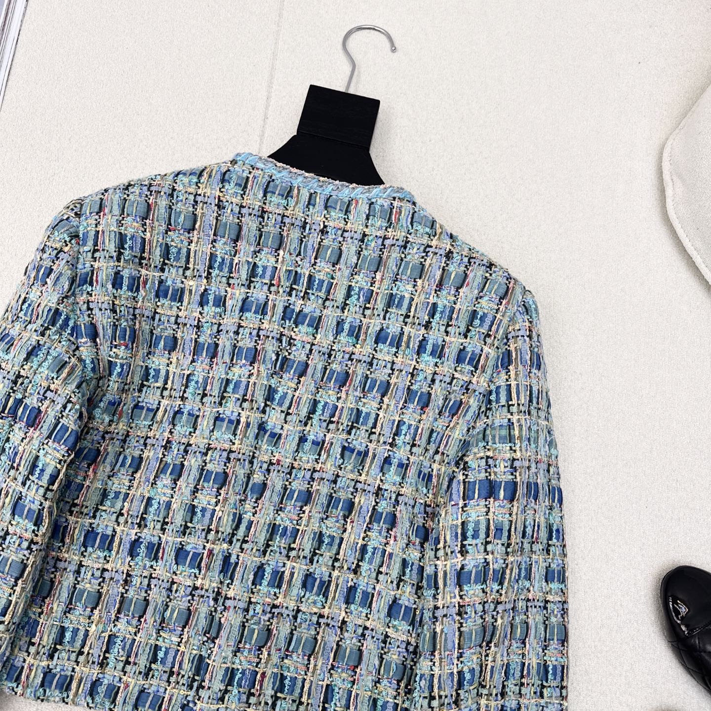 走秀同款 C家 25Ss———秋冬最新款孔雀蓝编织外套🤍yb开发编织面料 自带高级感的色系 复古的圆领非