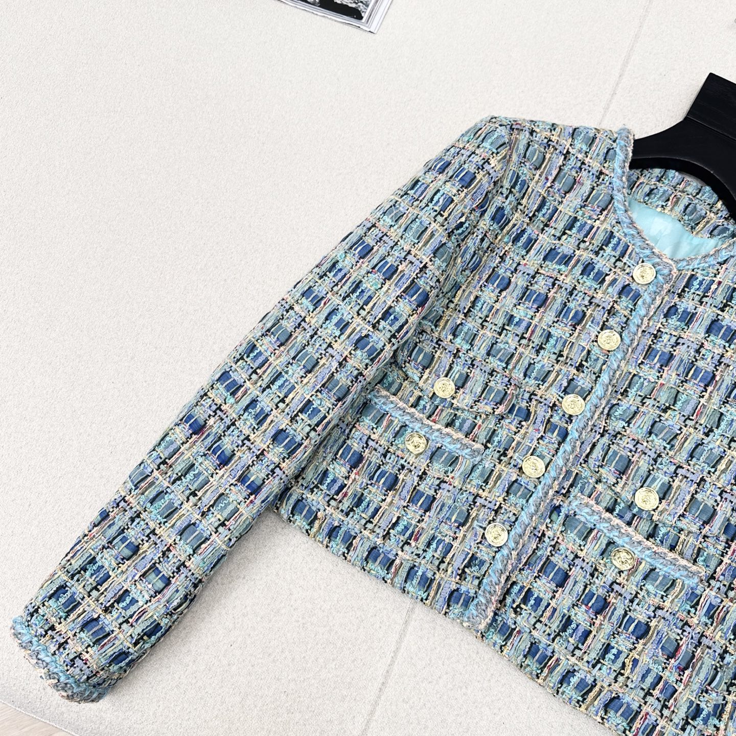 走秀同款 C家 25Ss———秋冬最新款孔雀蓝编织外套🤍yb开发编织面料 自带高级感的色系 复古的圆领非