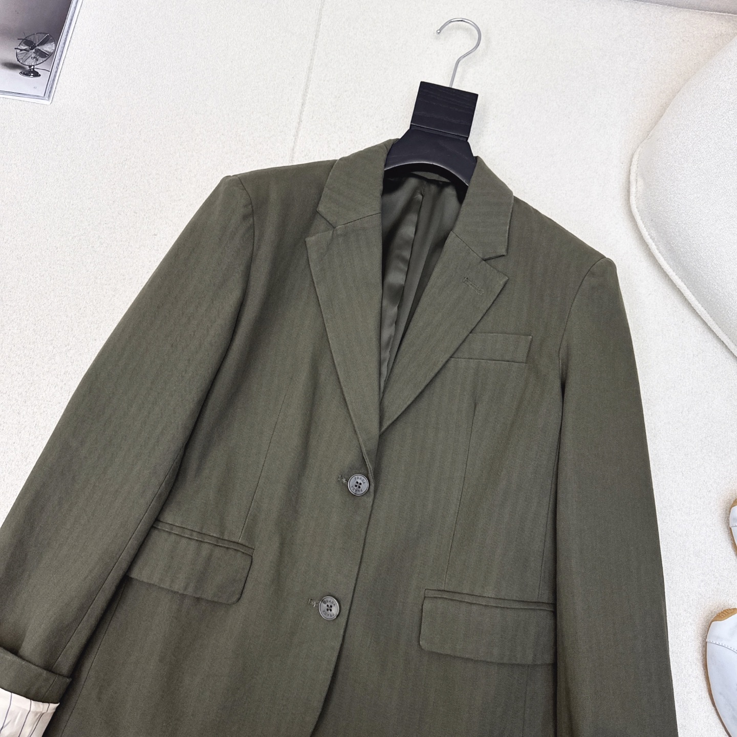 Latest Autumn Morning Suit with Classic Logo Decorations and Sweet Fabric - 图片 2