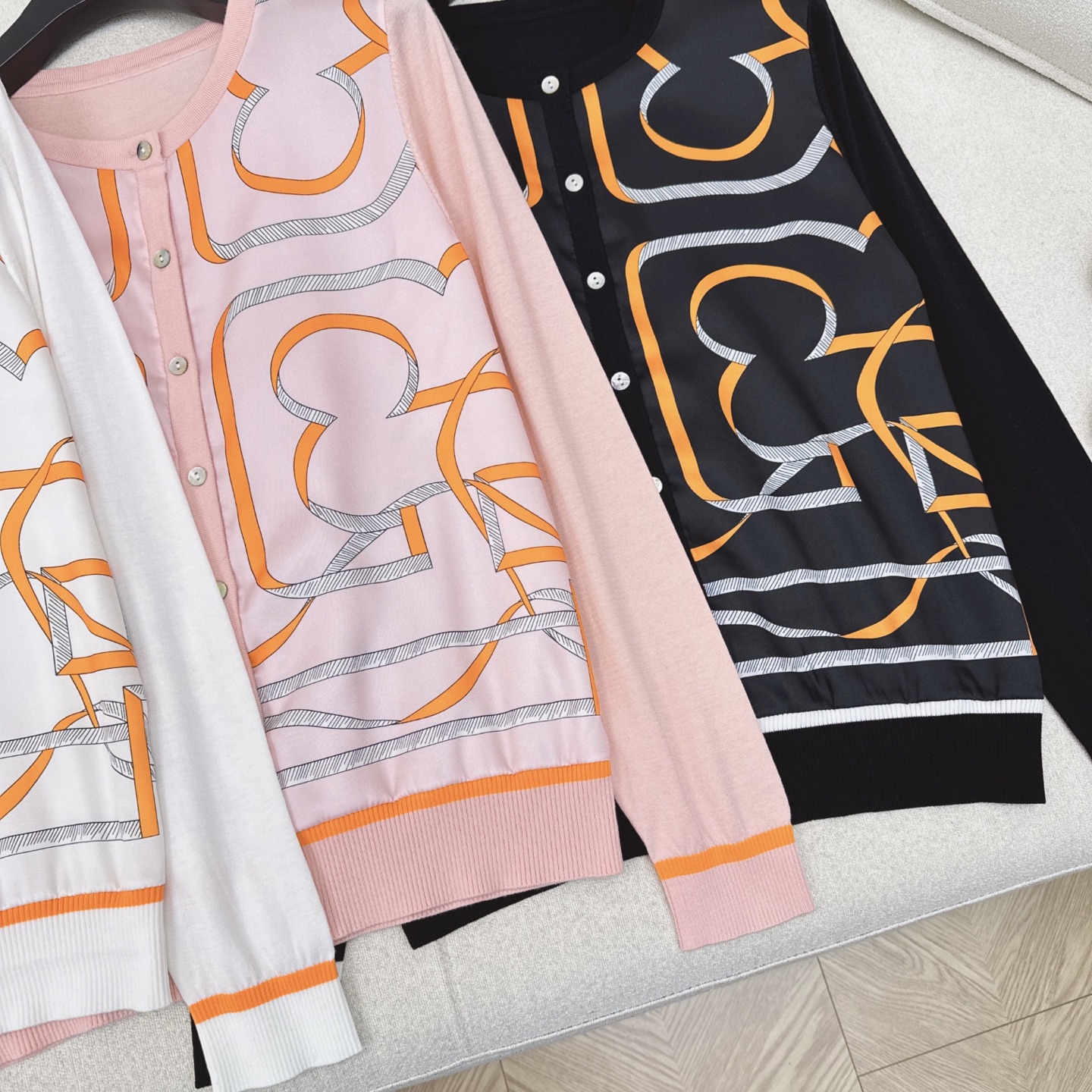 She 25Ss, the newest silk-printer in the early autumn. Sml, three colours. - 图片 4