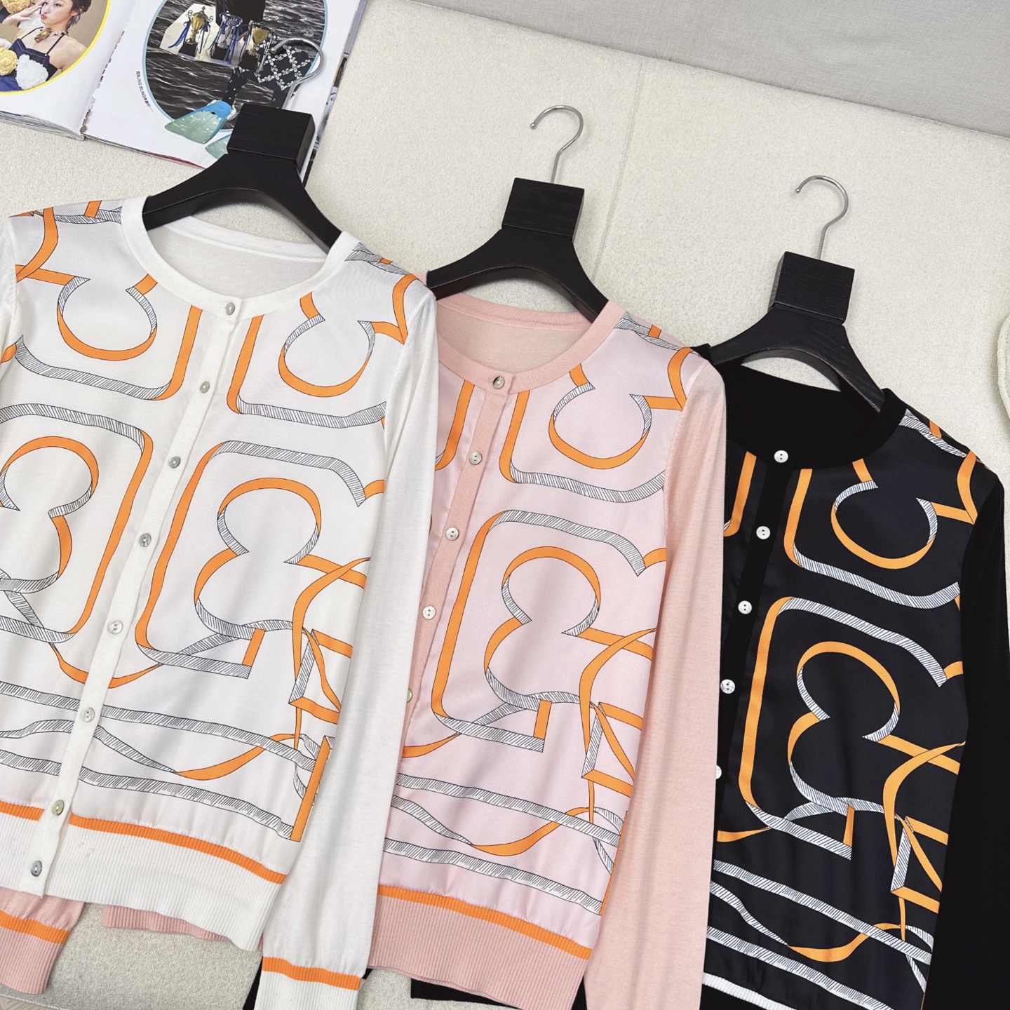 She 25Ss, the newest silk-printer in the early autumn. Sml, three colours. - 图片 2