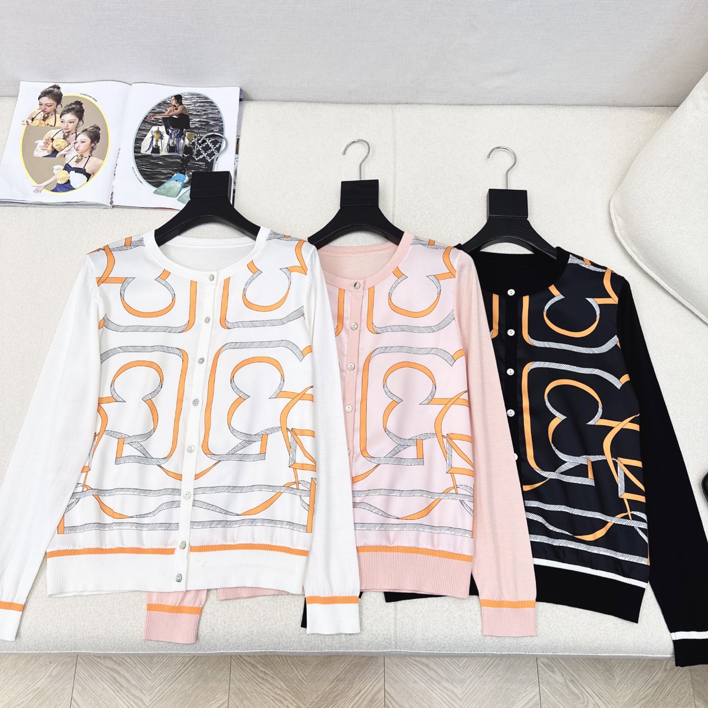 She 25Ss, the newest silk-printer in the early autumn. Sml, three colours. - 图片 1