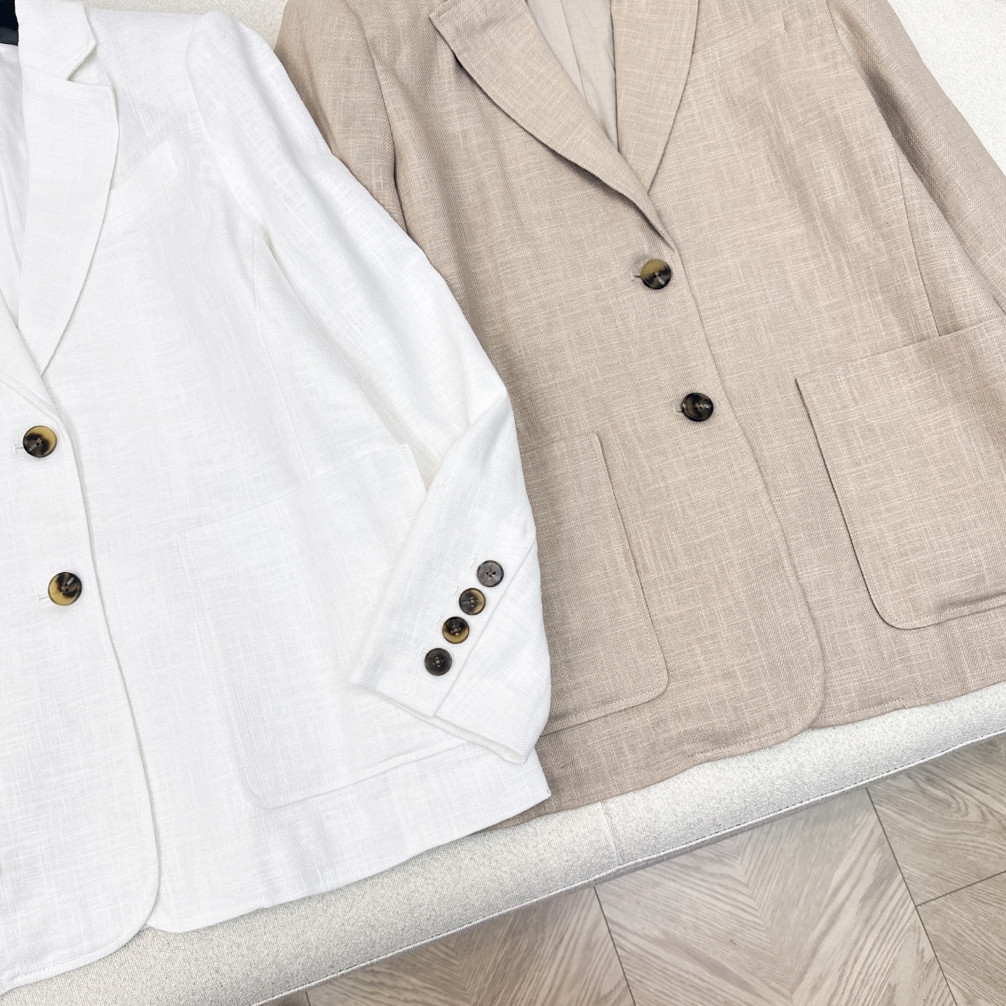 独家首发 Max 26Ss————早秋最新款极简主义亚麻大西装🤍极简主义宽肩H版型 高定密度亚麻面料挺阔