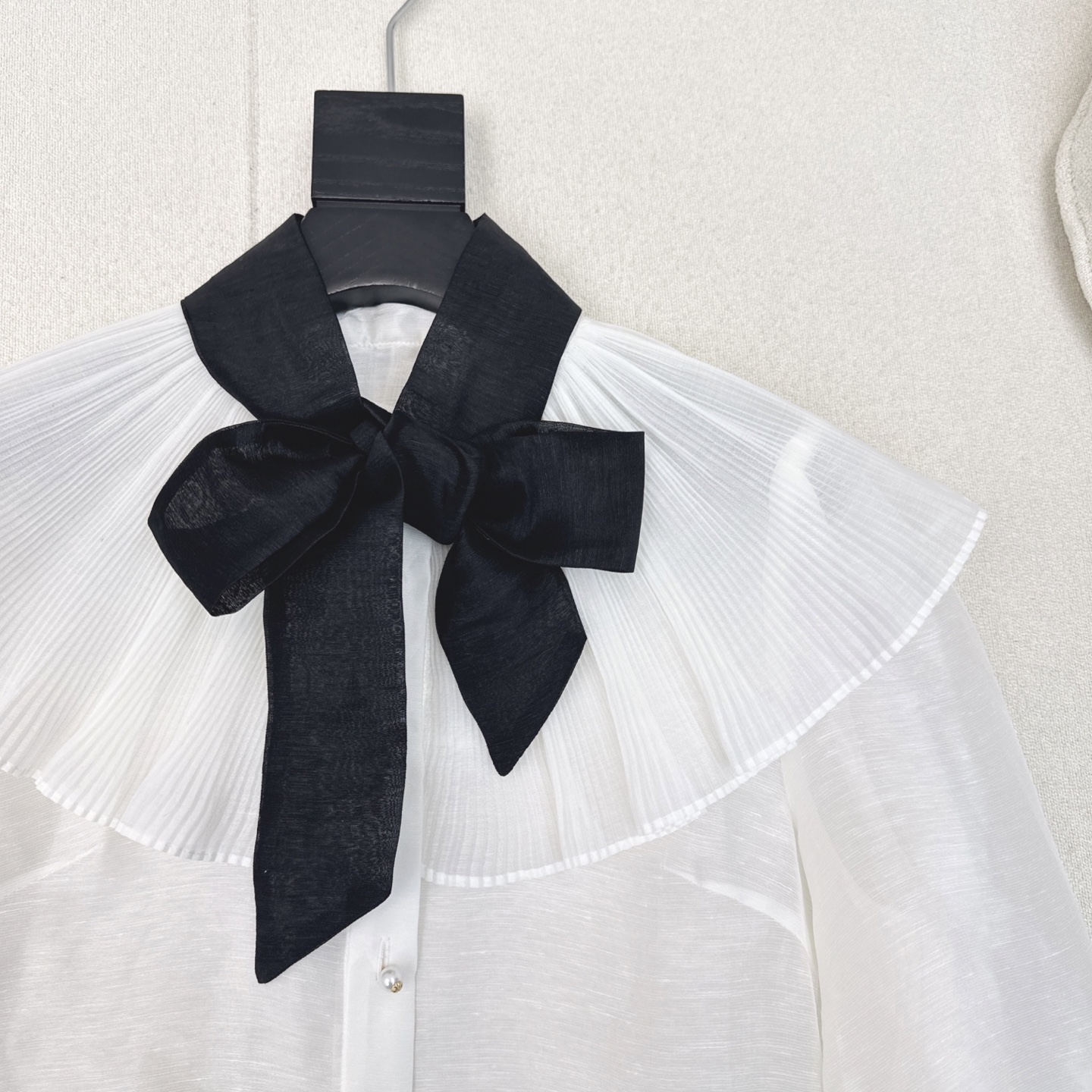 Elegant Linen Cape Shirt with Contrast Ribbon Tie - Perfect for Autumn 5 i1753679541328 8131 0 3