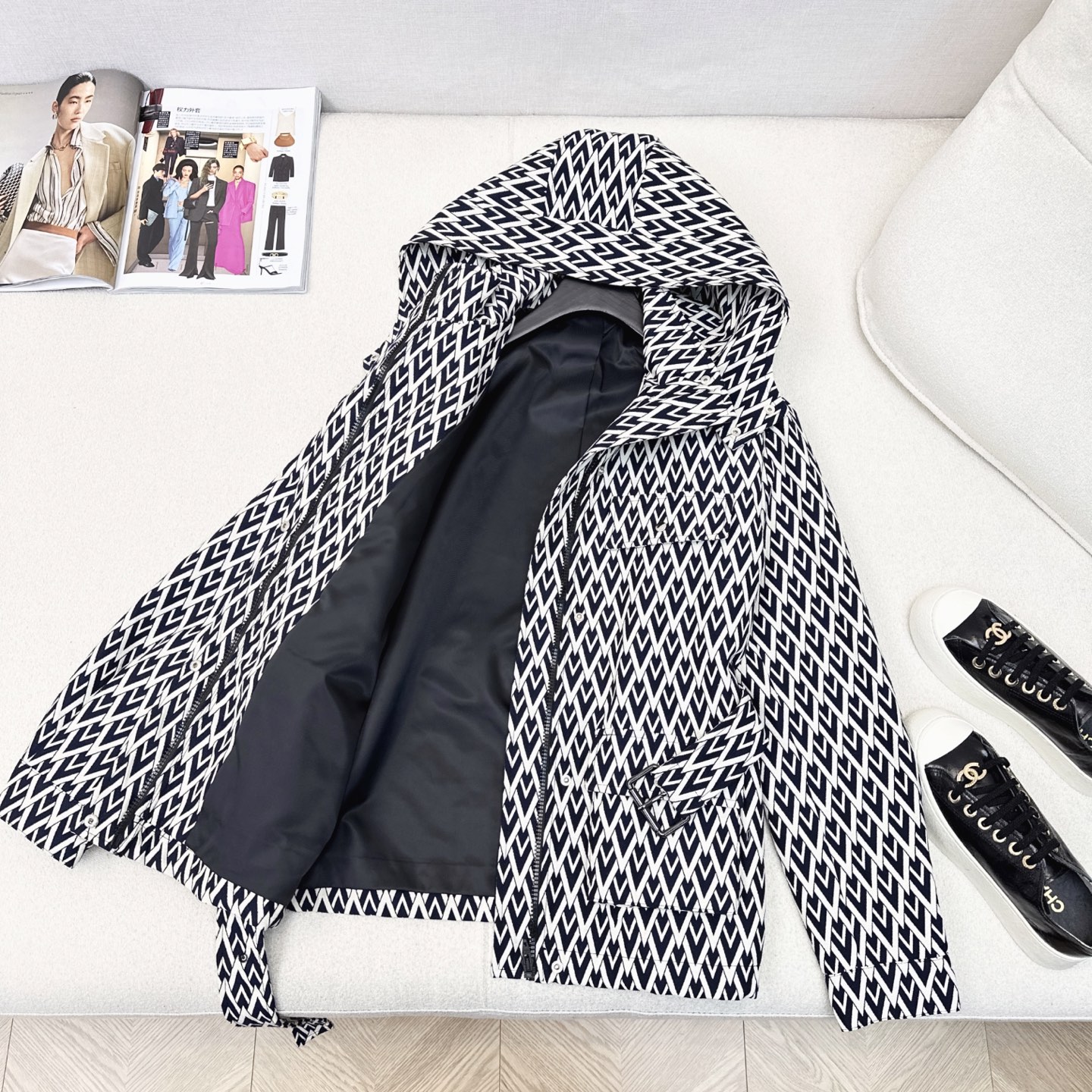 “VLTN 25Ss Women’s Suit: Stylish Autumn/Winter Collection with Versatile Design” - 图片 6