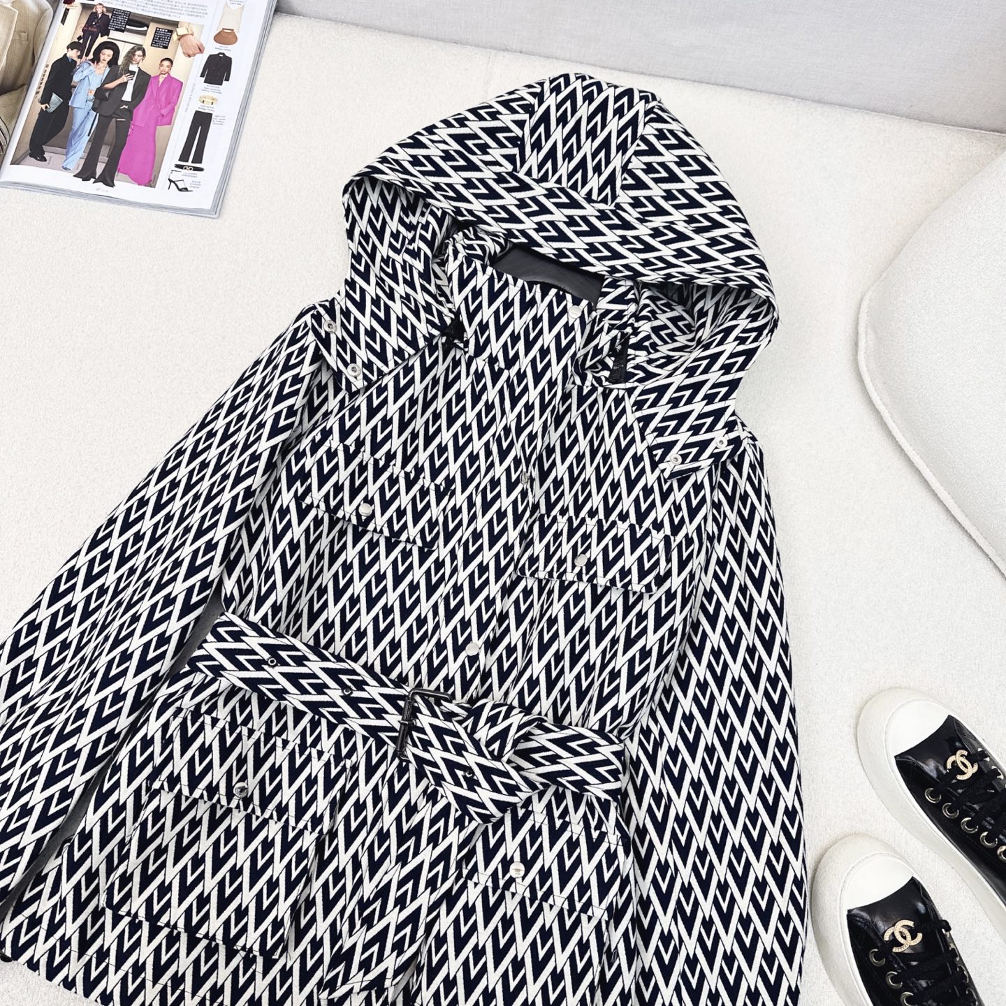 “VLTN 25Ss Women’s Suit: Stylish Autumn/Winter Collection with Versatile Design” - 图片 2