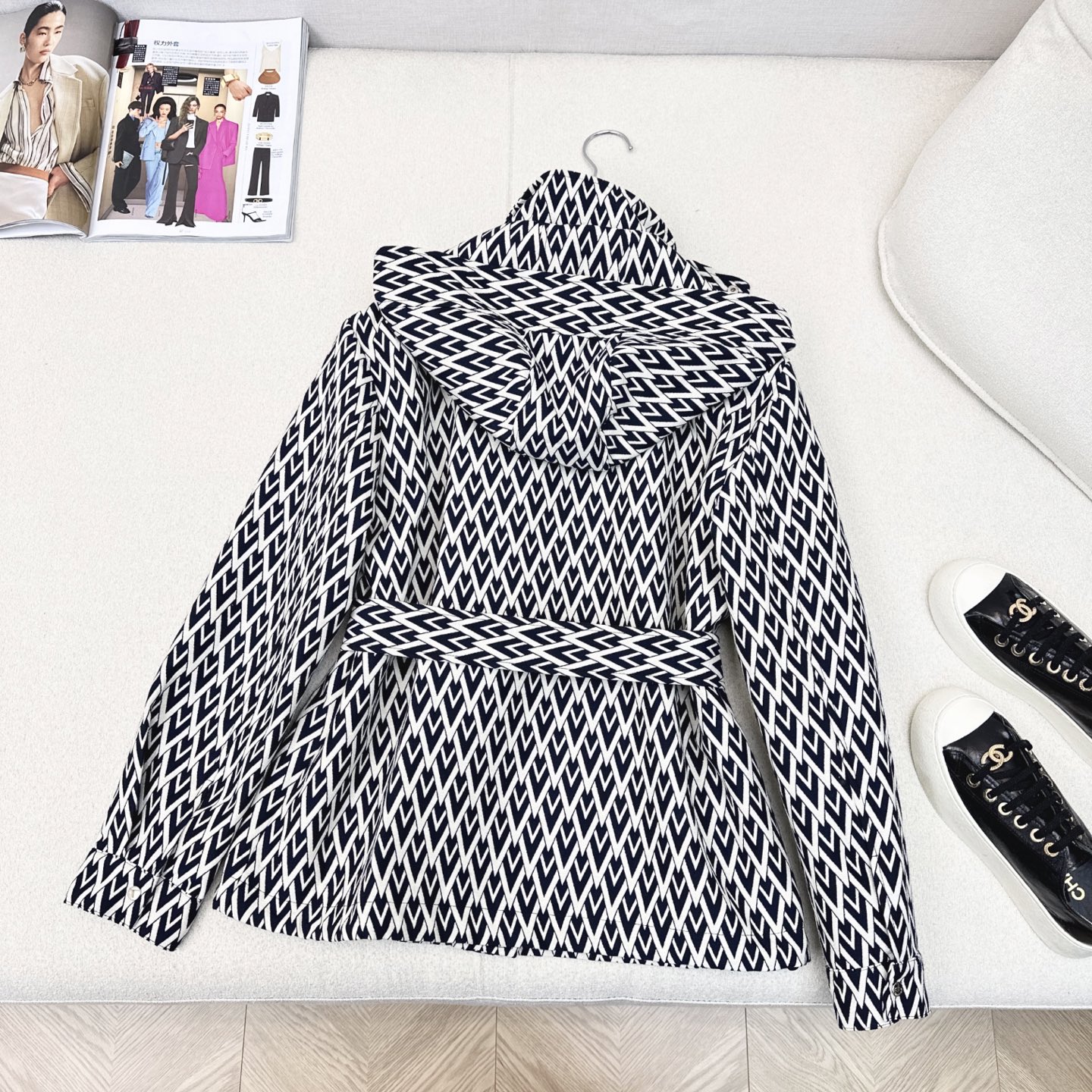 “VLTN 25Ss Women’s Suit: Stylish Autumn/Winter Collection with Versatile Design” - 图片 8
