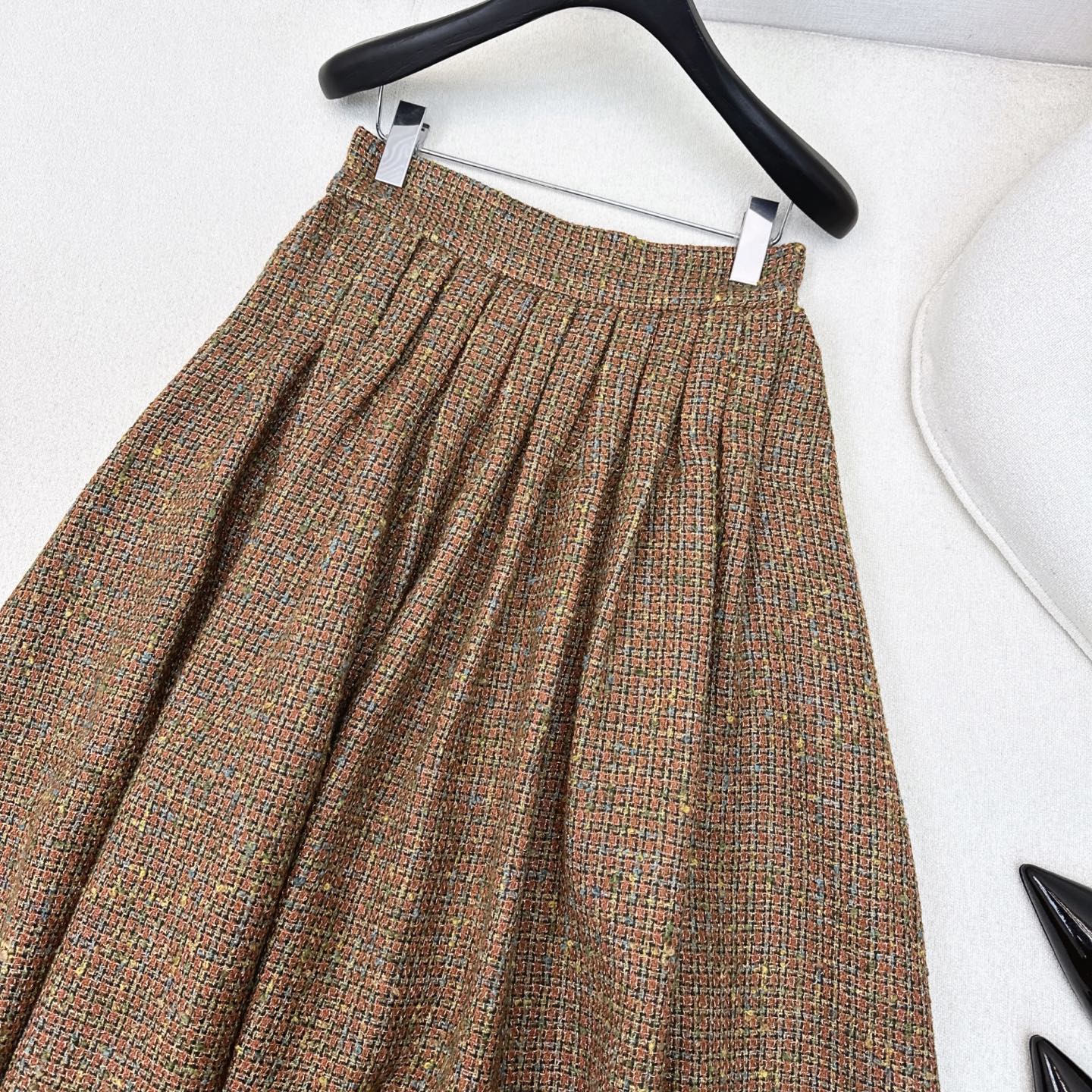 Elegant Tweed Set: Braided Jacket & High-Waisted Skirt - Chic Fall Outfit 10 i1754200456138 2051 0 8