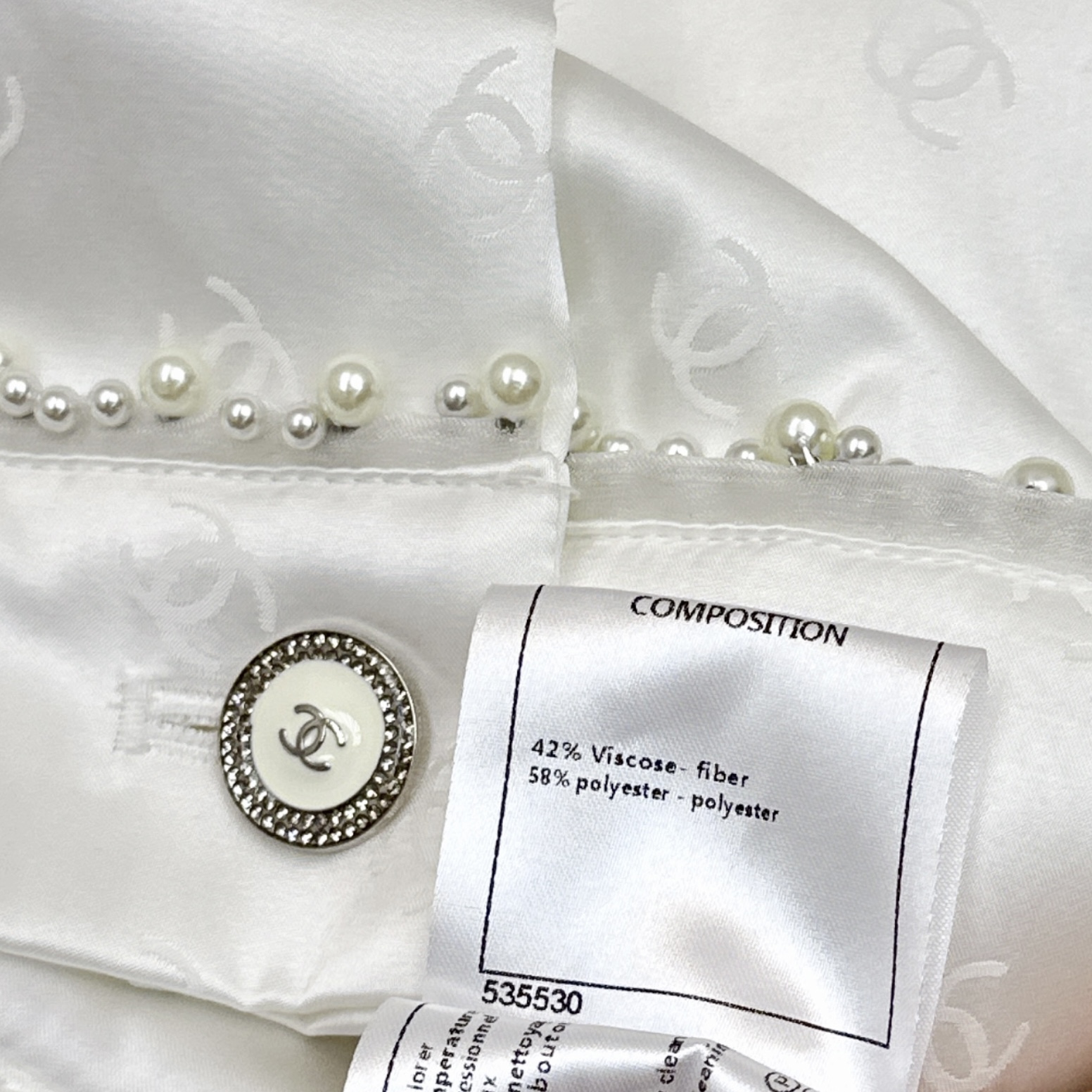 特价🉐️❗️现货齐码❗️不退不换❗️优雅气质 C家 25Ss————早秋最新款珍珠镶边装饰白色衬衫 🤍一