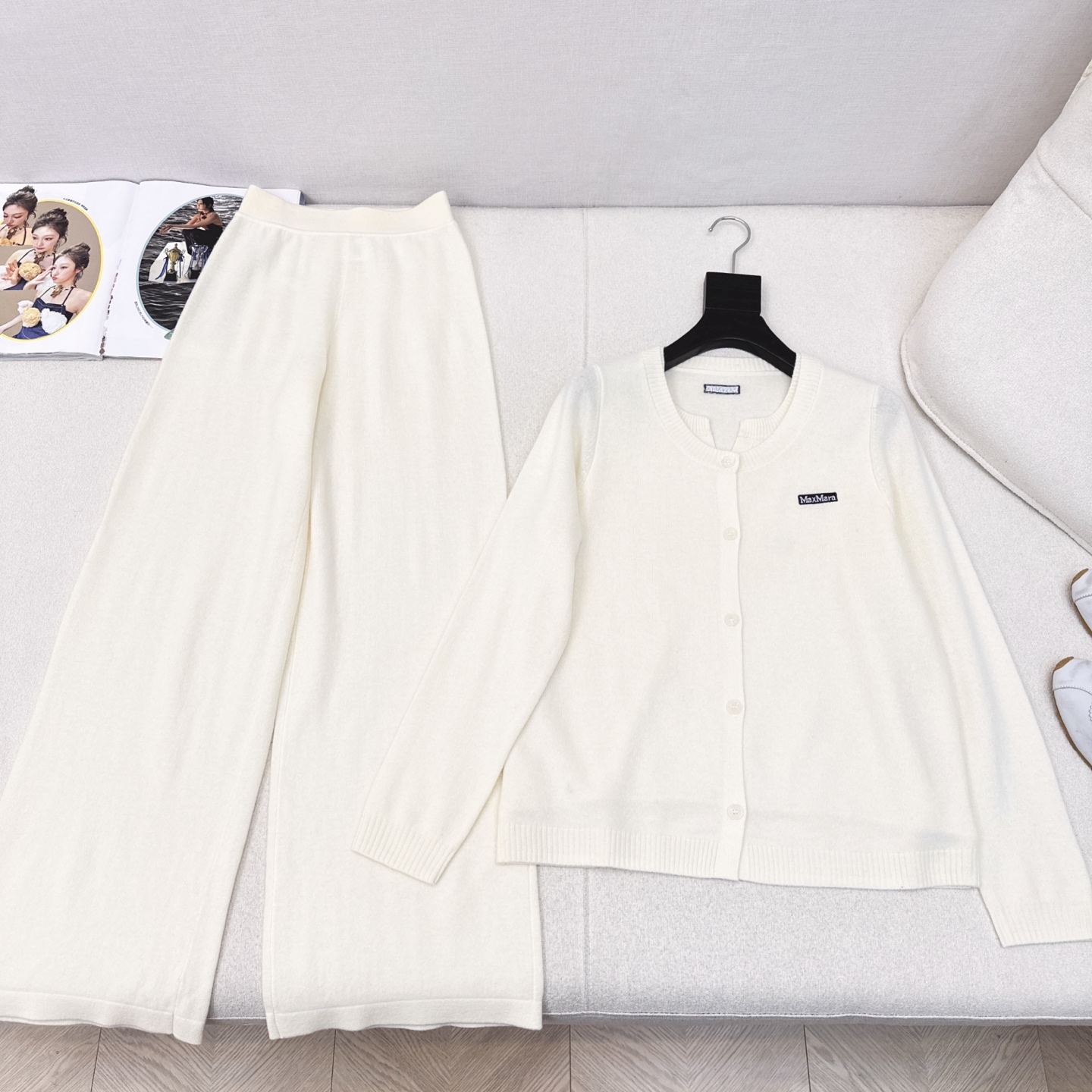 “Max 25Ss Knitted Dress: One-Size-Fits-All Autumn Style with Special Atmosphere and Impeccable Design” - 图片 8