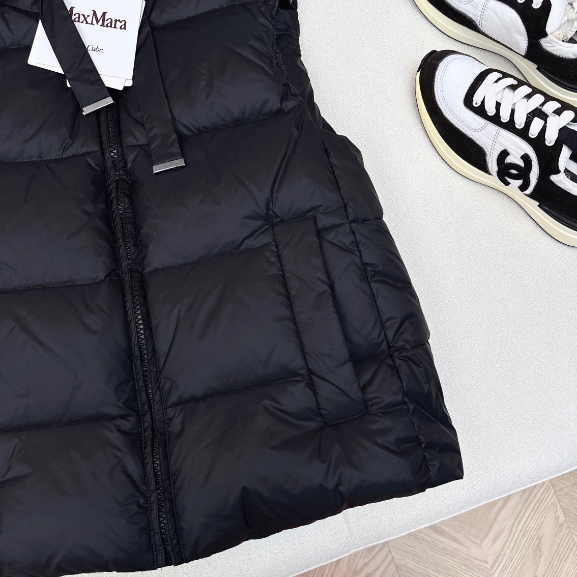 Autumn Winter Fashion: P1152 Original Femininity Suit with Dustproof Bag – Classic H-Shirt Cut & Logo Decorations - 图片 3