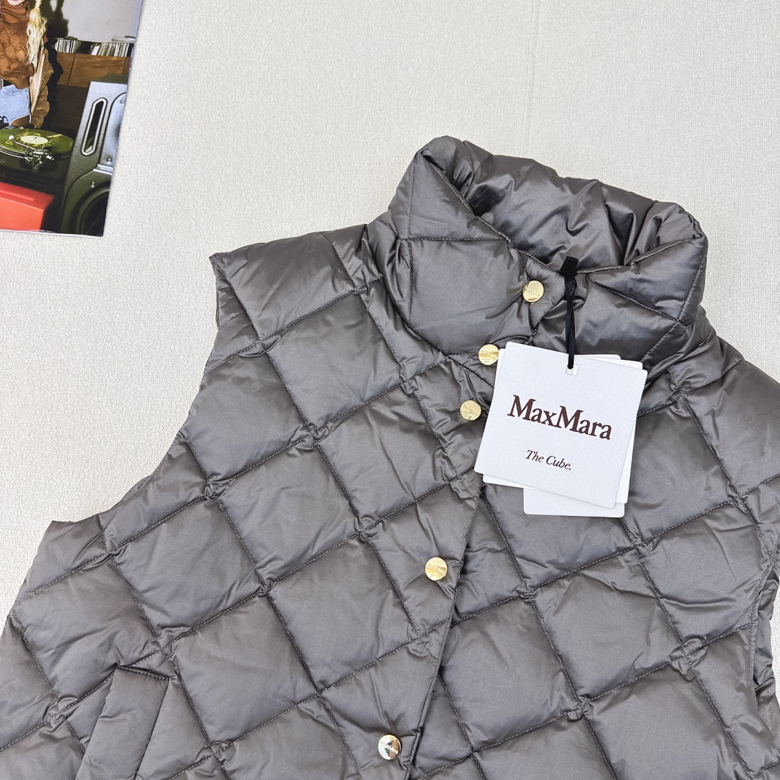 “Original Femininity Suit with Dustproof Bag: Diamond-Grained Velvet Macs for Autumn/Winter, Classic and Fashionable” - 图片 3