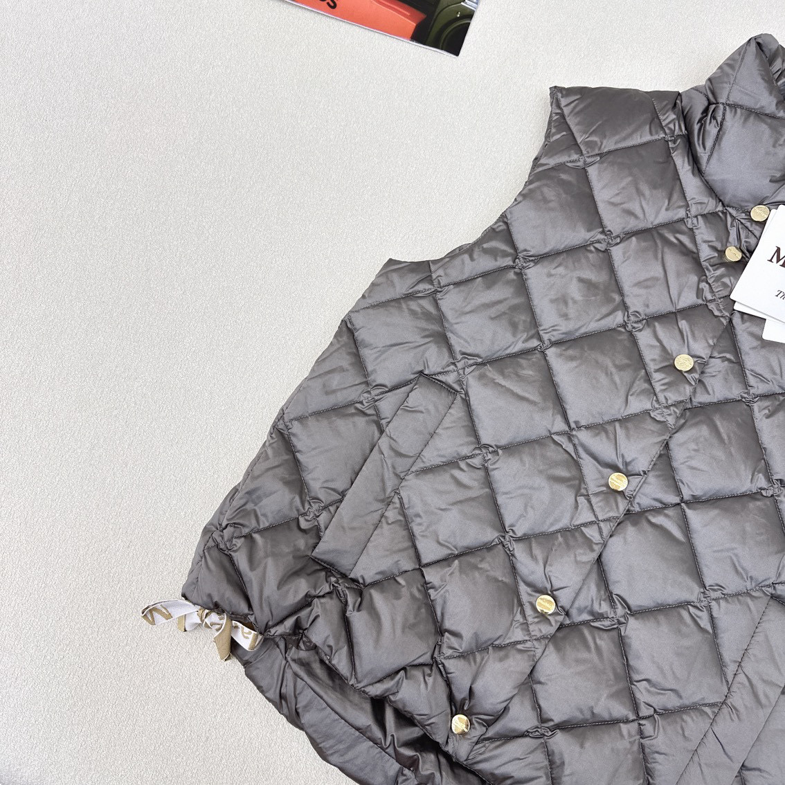 “Original Femininity Suit with Dustproof Bag: Diamond-Grained Velvet Macs for Autumn/Winter, Classic and Fashionable” - 图片 4