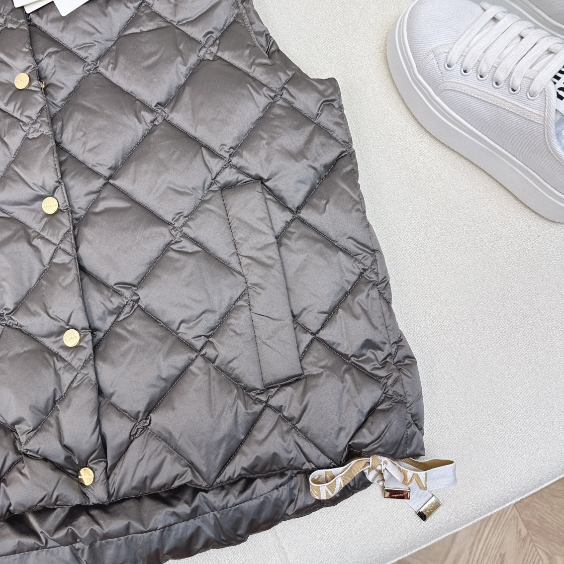 “Original Femininity Suit with Dustproof Bag: Diamond-Grained Velvet Macs for Autumn/Winter, Classic and Fashionable” - 图片 5