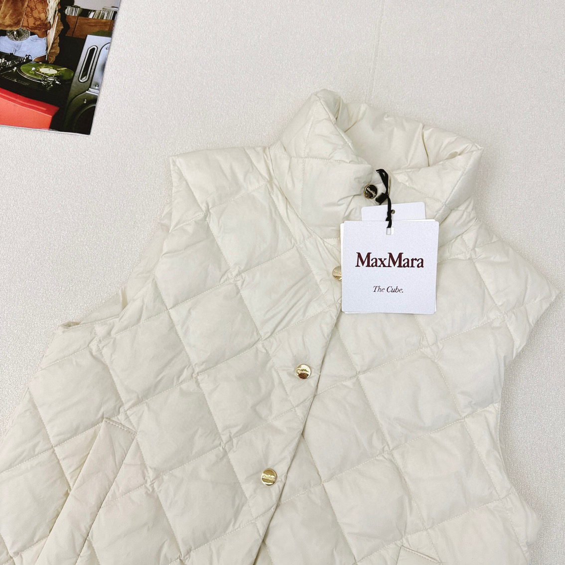 “Stylish Feminine Suit with Dustproof Bag: Diamond-Grained Velvet Macs for Autumn and Winter” - 图片 3
