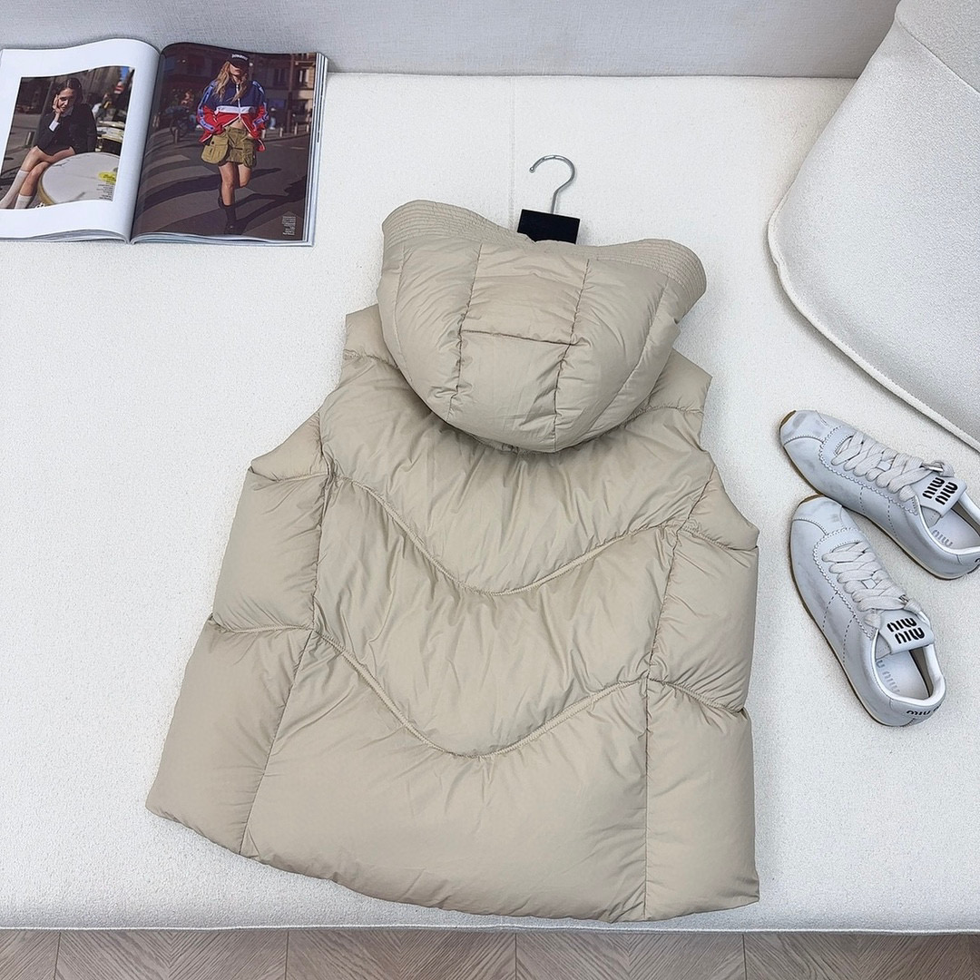 “Original Dust Bag Quality H-Shirt for Autumn & Winter with Logo Decoration and Velvet Fabric” - 图片 9