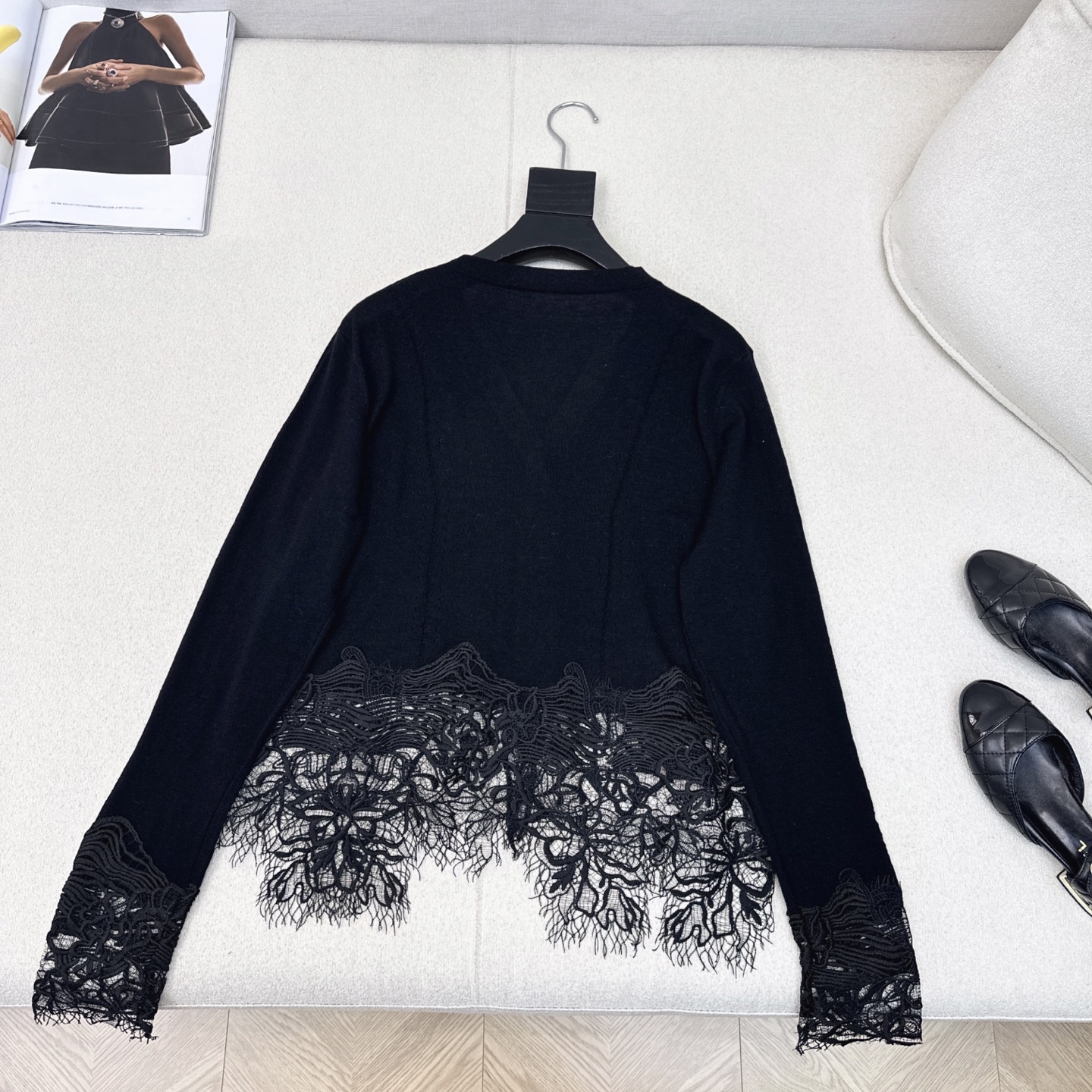 “Es 25Ss: High-Quality Wool Lace Dress with Elegant Black Gas Field Design” - 图片 6