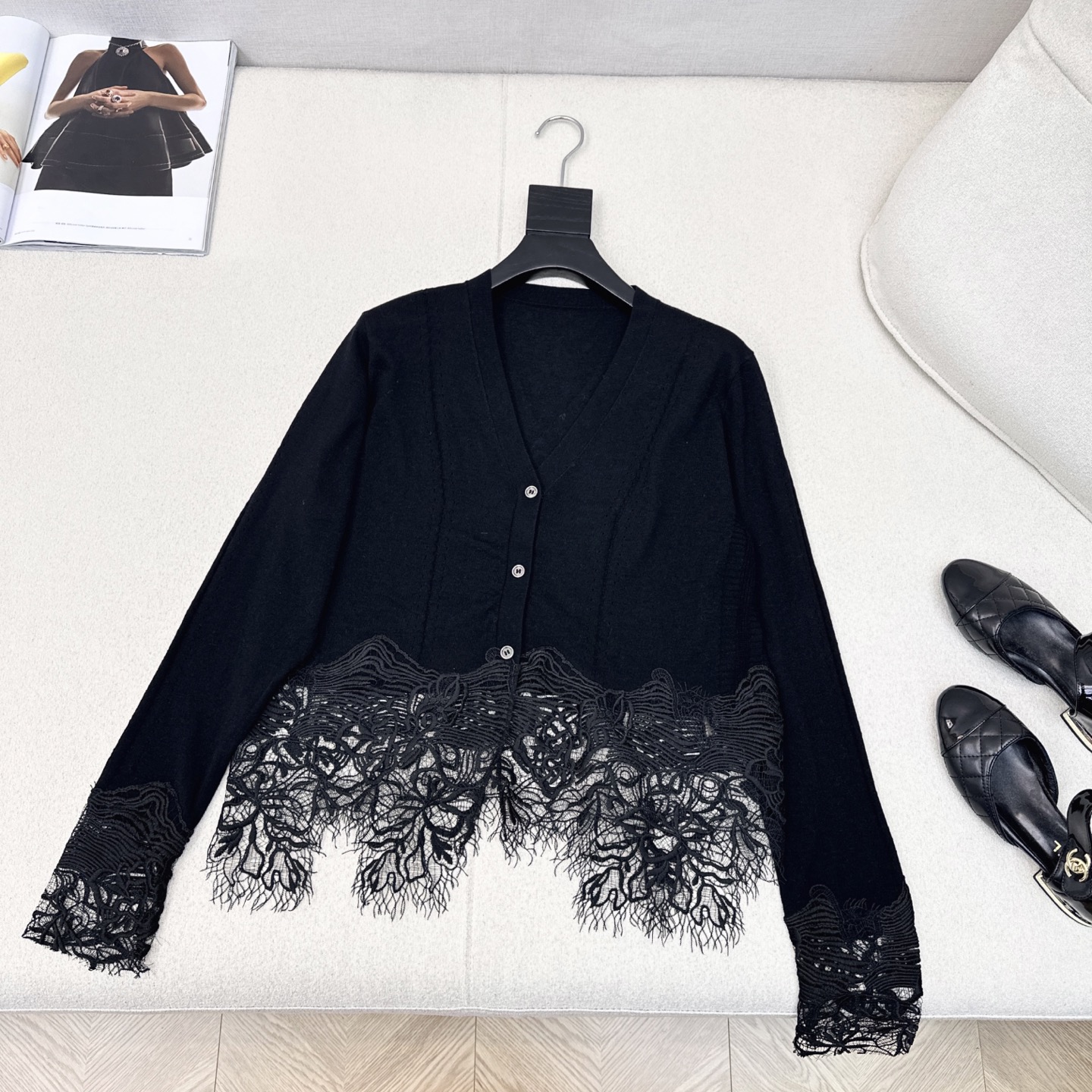 “Es 25Ss: High-Quality Wool Lace Dress with Elegant Black Gas Field Design” - 图片 5