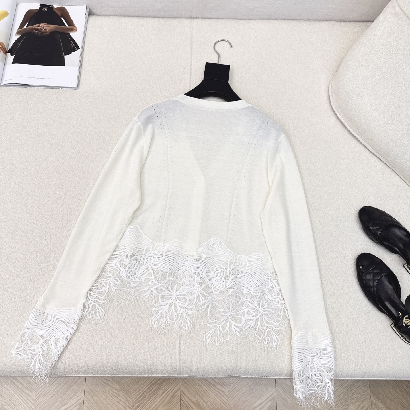 “Es 25Ss: High-Quality Wool Lace Dress with Elegant Black Gas Field Design” - 图片 8