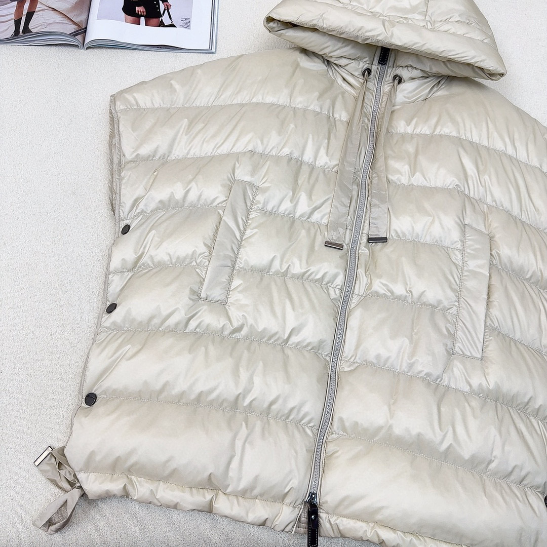 Title: P984 Femininity Suit with Dustproof Bag and Velvet Filling Summary: P984 suit with cape, nylon, velvet filling, and chicken-recommended flavor vest in short designs and three colors - 图片 4