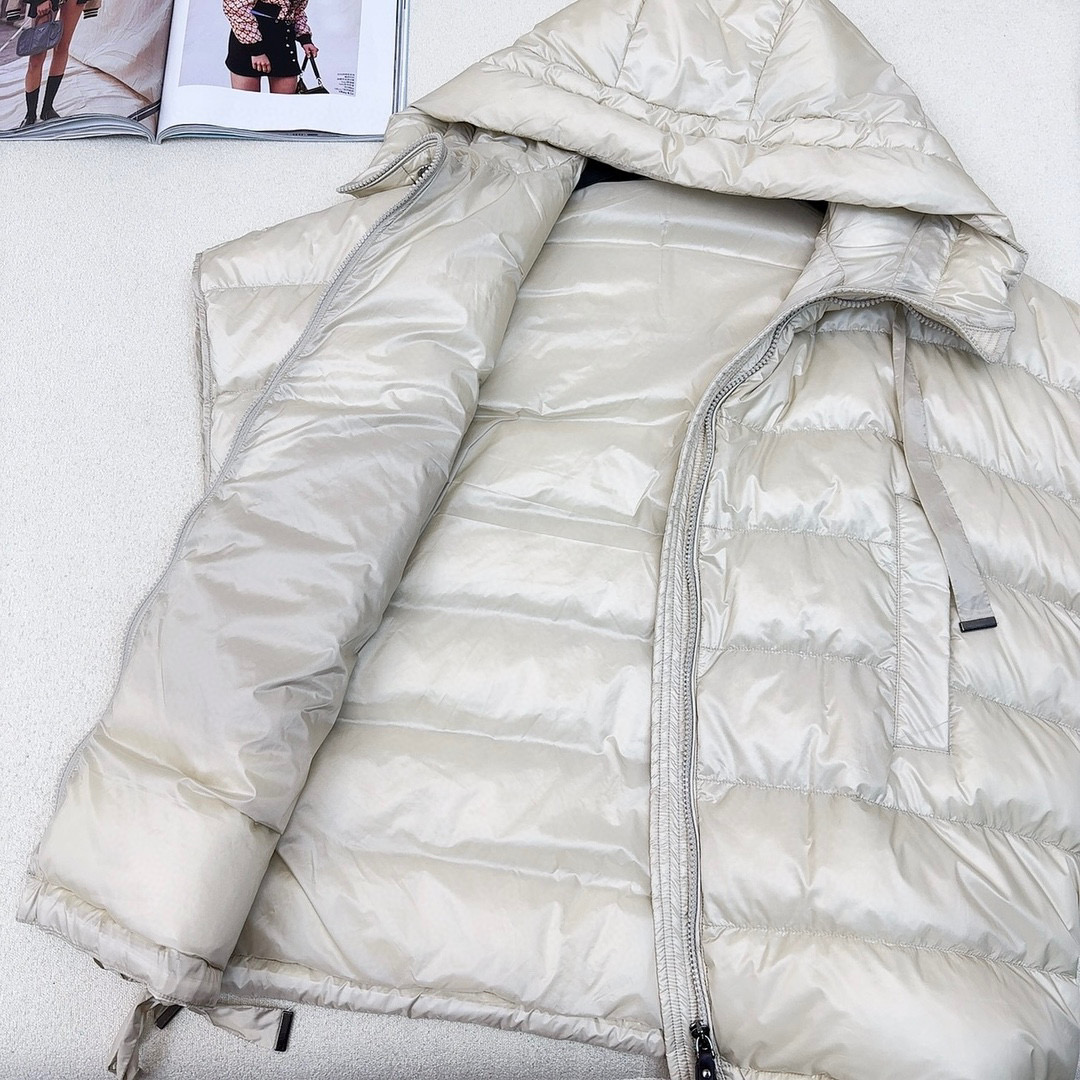 Title: P984 Femininity Suit with Dustproof Bag and Velvet Filling Summary: P984 suit with cape, nylon, velvet filling, and chicken-recommended flavor vest in short designs and three colors - 图片 8