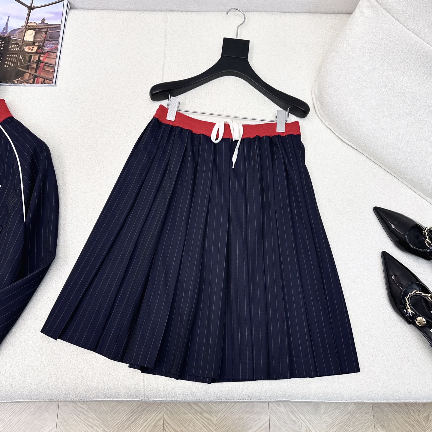Miu 25Ss————早秋最新款拼色腰细条纹百褶半身长裙🖤超绝复古休闲运动风系列 一眼种草复古拼色设计