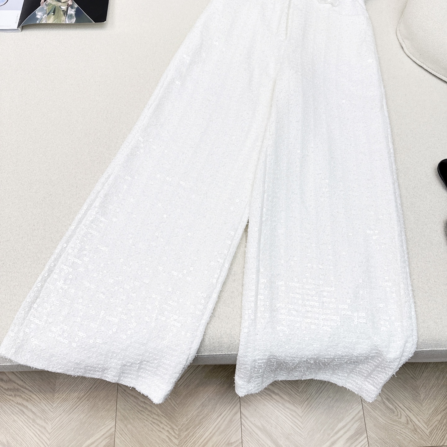 特价🉐️ ❗️现货齐码❗️不退不换❗️财阀千金系列 C家 25Ss———秋冬最新款贵气百立体花朵一系列🤍