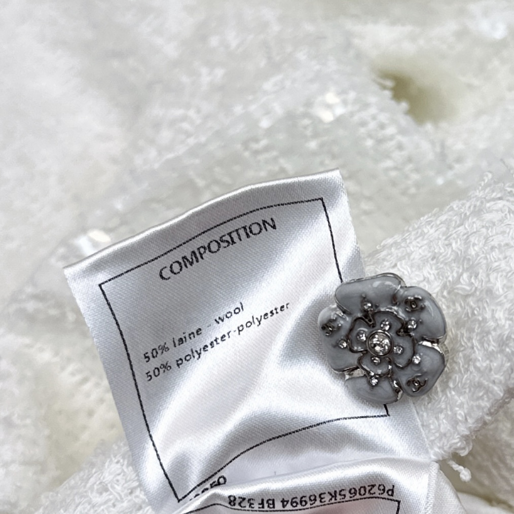 特价🉐️ ❗️现货齐码❗️不退不换❗️财阀千金系列 C家 25Ss———秋冬最新款贵气百立体花朵一系列🤍