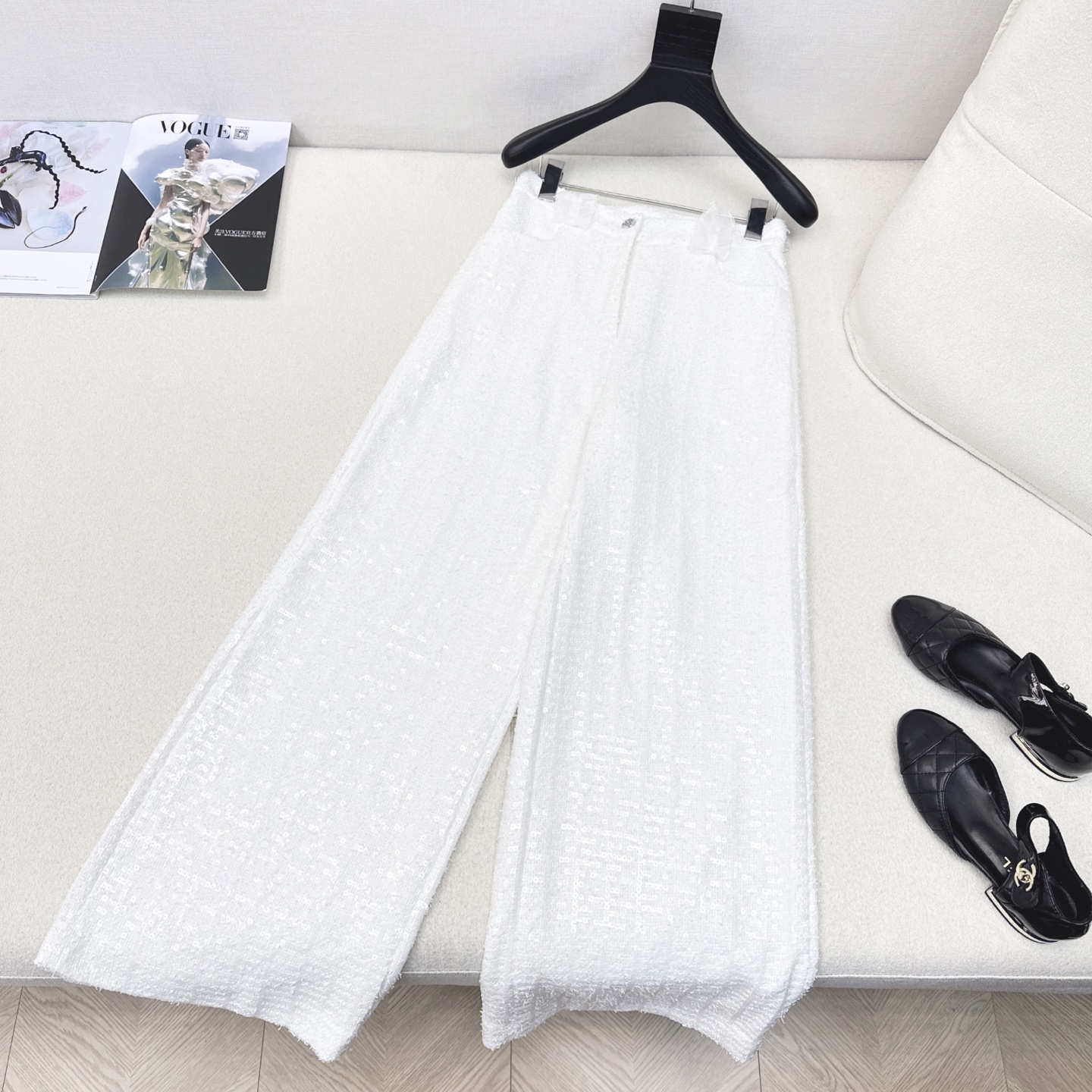 特价🉐️ ❗️现货齐码❗️不退不换❗️财阀千金系列 C家 25Ss———秋冬最新款贵气百立体花朵一系列🤍