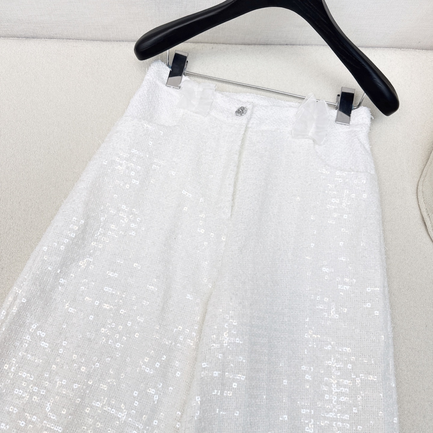 特价🉐️ ❗️现货齐码❗️不退不换❗️财阀千金系列 C家 25Ss———秋冬最新款贵气百立体花朵一系列🤍