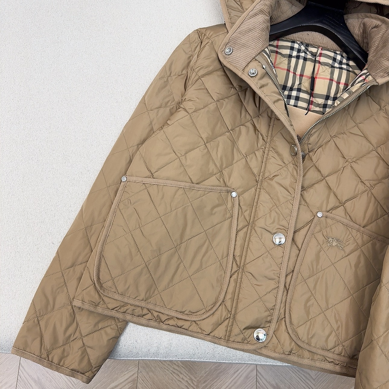 秋冬必备系列 原单品质 Bur 25Ss———秋冬最新款菱形绗缝连帽羽绒服短款外套 🤎 开发定制精纺尼龙