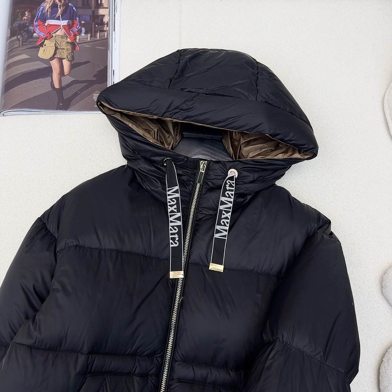 原单品质 Max25SS——秋冬新款经典袖标装饰连帽羽绒服外套🤎 经典立体H版型剪裁 经典时髦又帅气 原