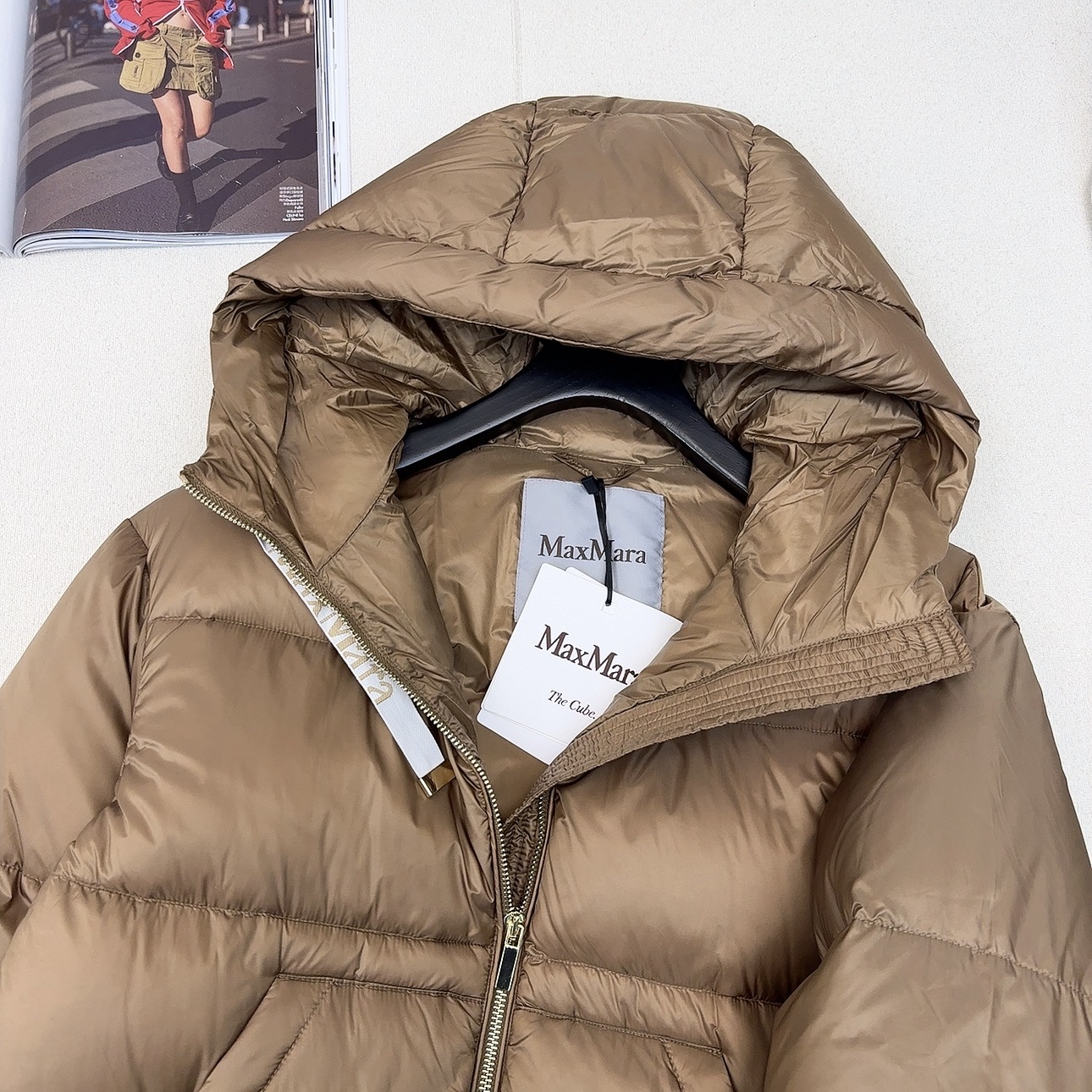 原单品质 Max25SS——秋冬新款经典袖标装饰连帽羽绒服外套🤎 经典立体H版型剪裁 经典时髦又帅气 原