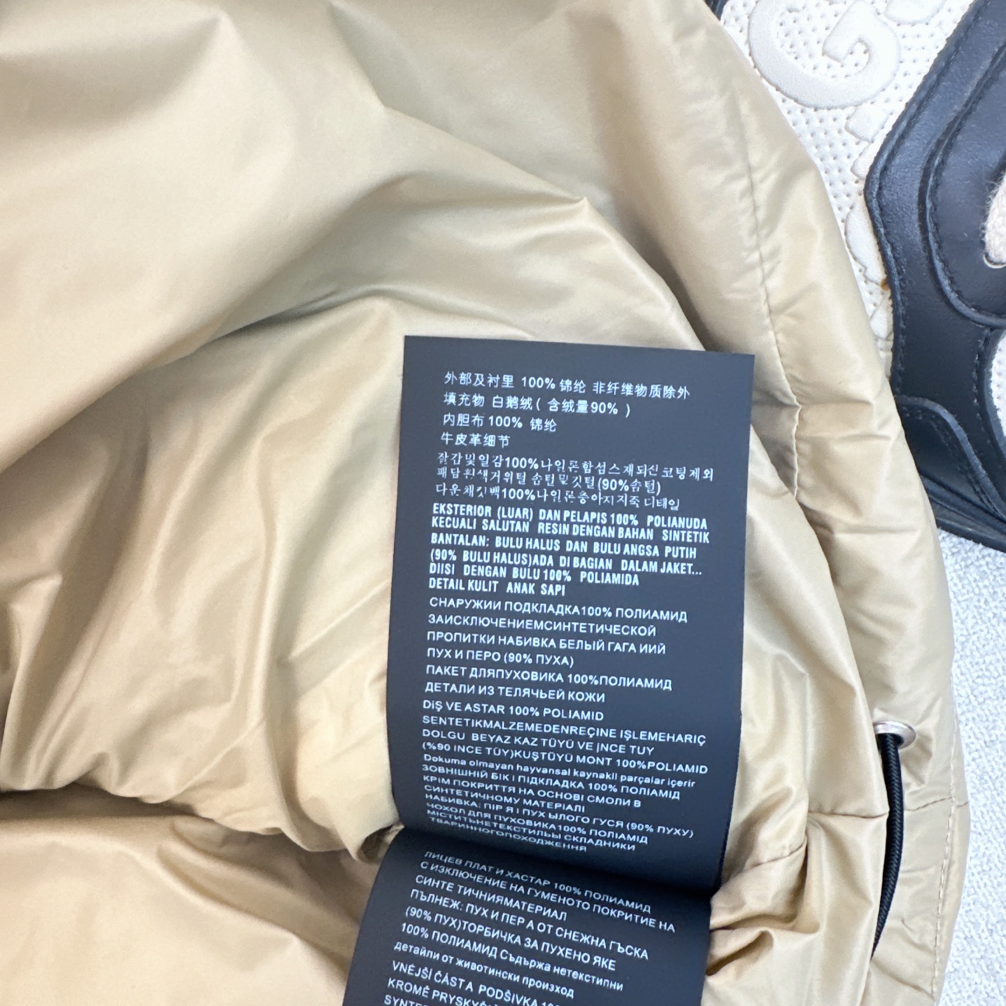 原单品质 PD 25Ss———秋冬最新款三角标牌连帽高领羽绒服马甲🖤 经典H版型 出镜率和实穿率满分  