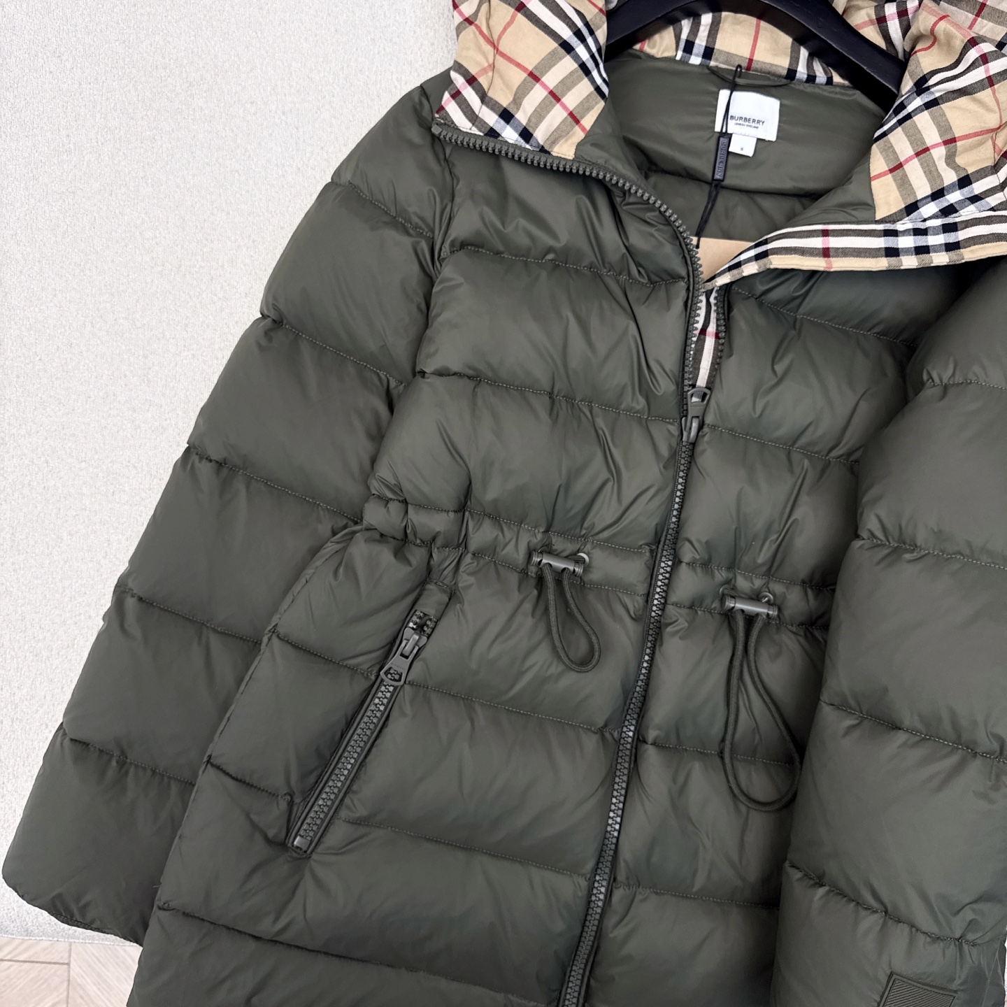 独家首发 原单品质 Bur 25Ss————秋冬最新款连帽抽绳收腰羽绒服🖤国标进口90白鹅绒填充 闭眼入