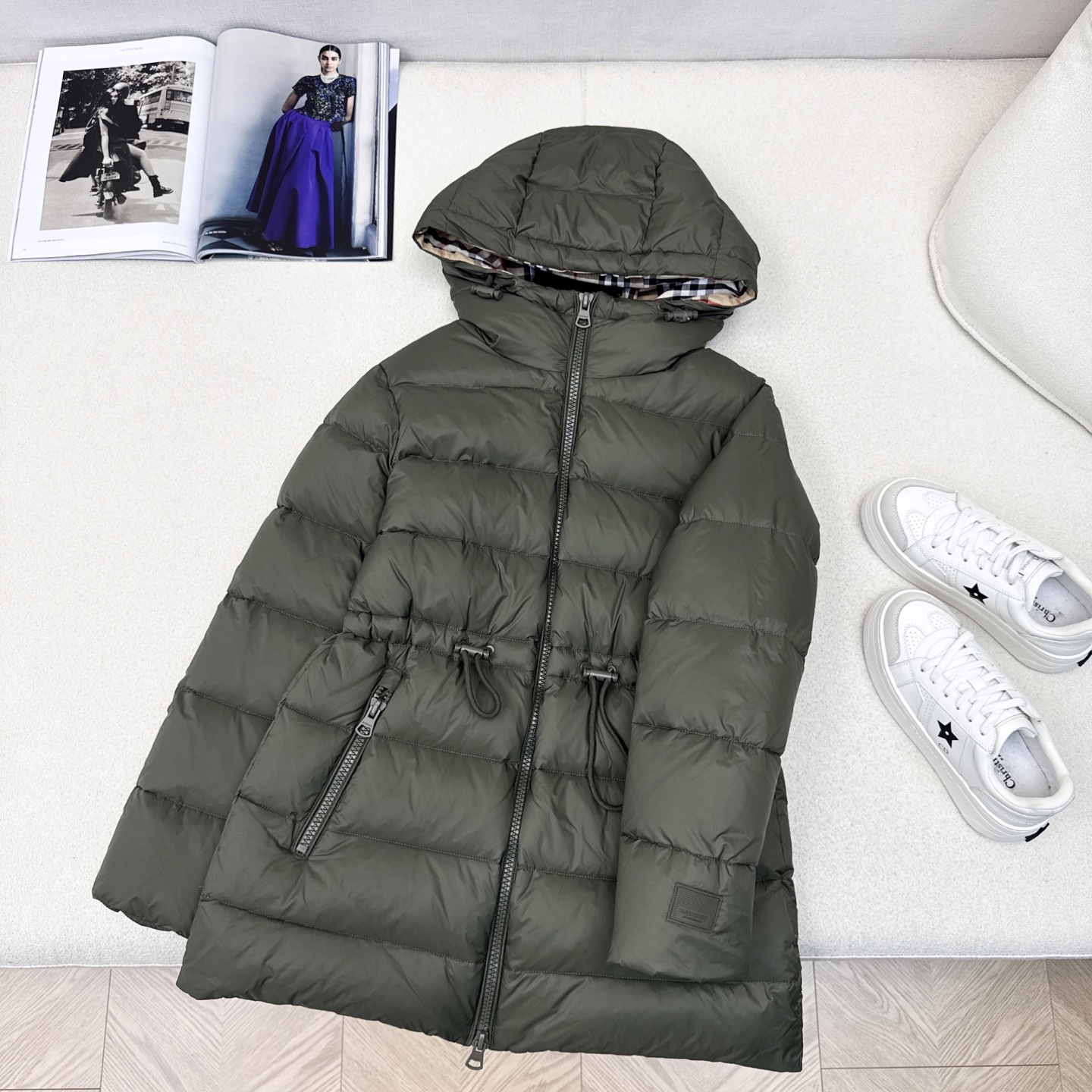 独家首发 原单品质 Bur 25Ss————秋冬最新款连帽抽绳收腰羽绒服🖤国标进口90白鹅绒填充 闭眼入