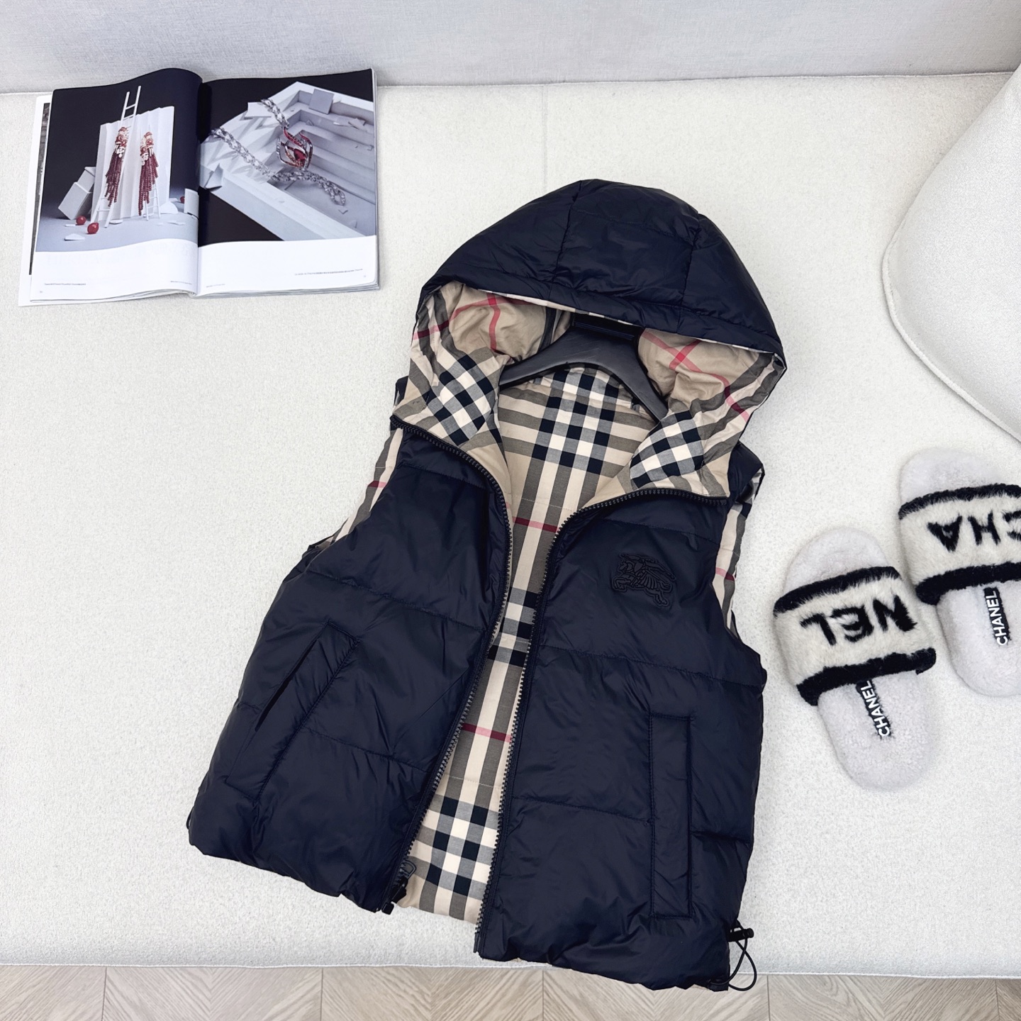 Burberry Vintage Check Reversible Down Vest - Stylish & Versatile 9 i1755322914253 3484 0 7
