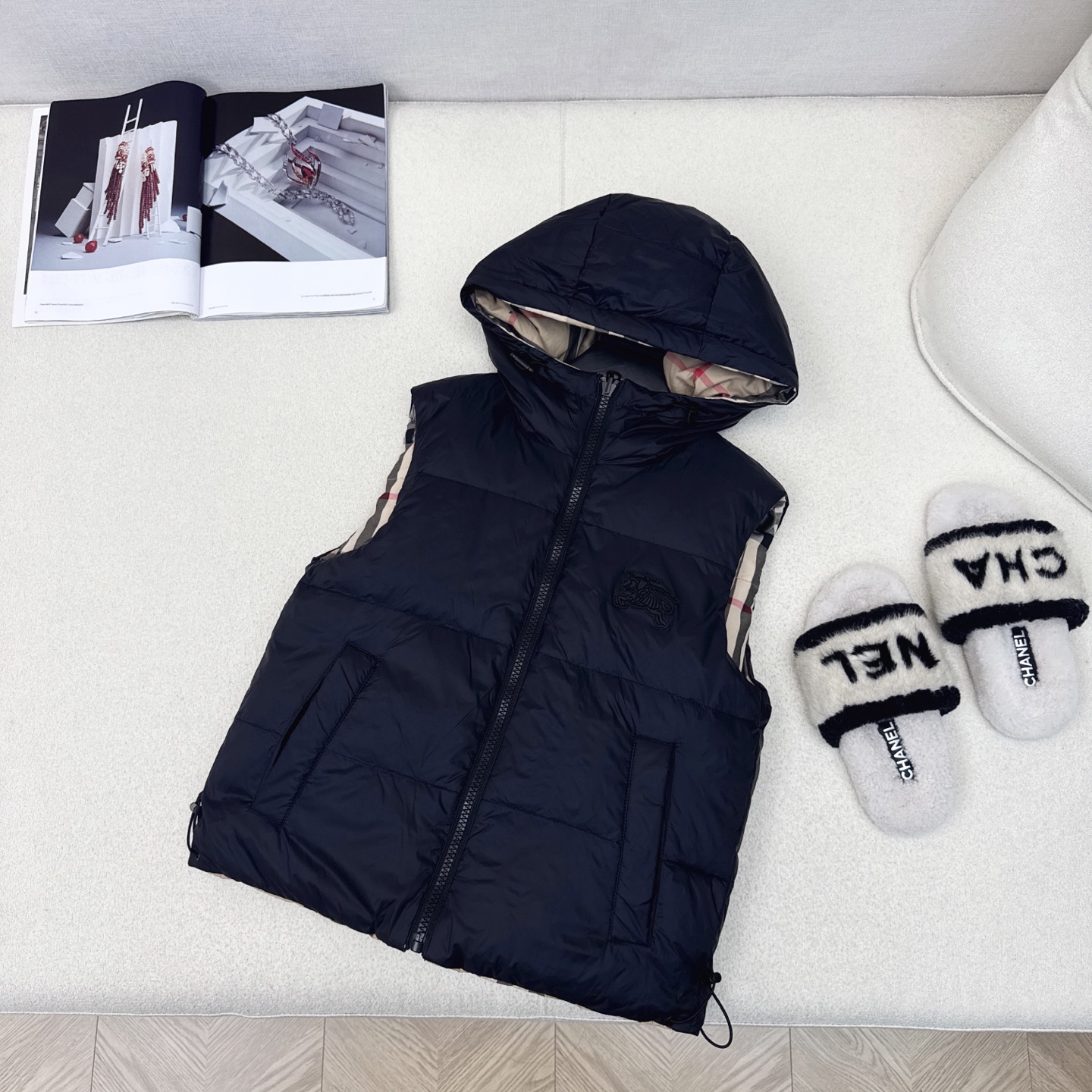 Burberry Vintage Check Reversible Down Vest - Stylish & Versatile 4 i1755322914254 2652 0 2