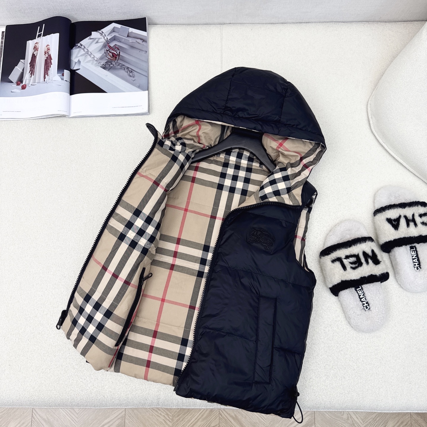 Burberry Vintage Check Reversible Down Vest - Stylish & Versatile 8 i1755322916265 3492 0 6
