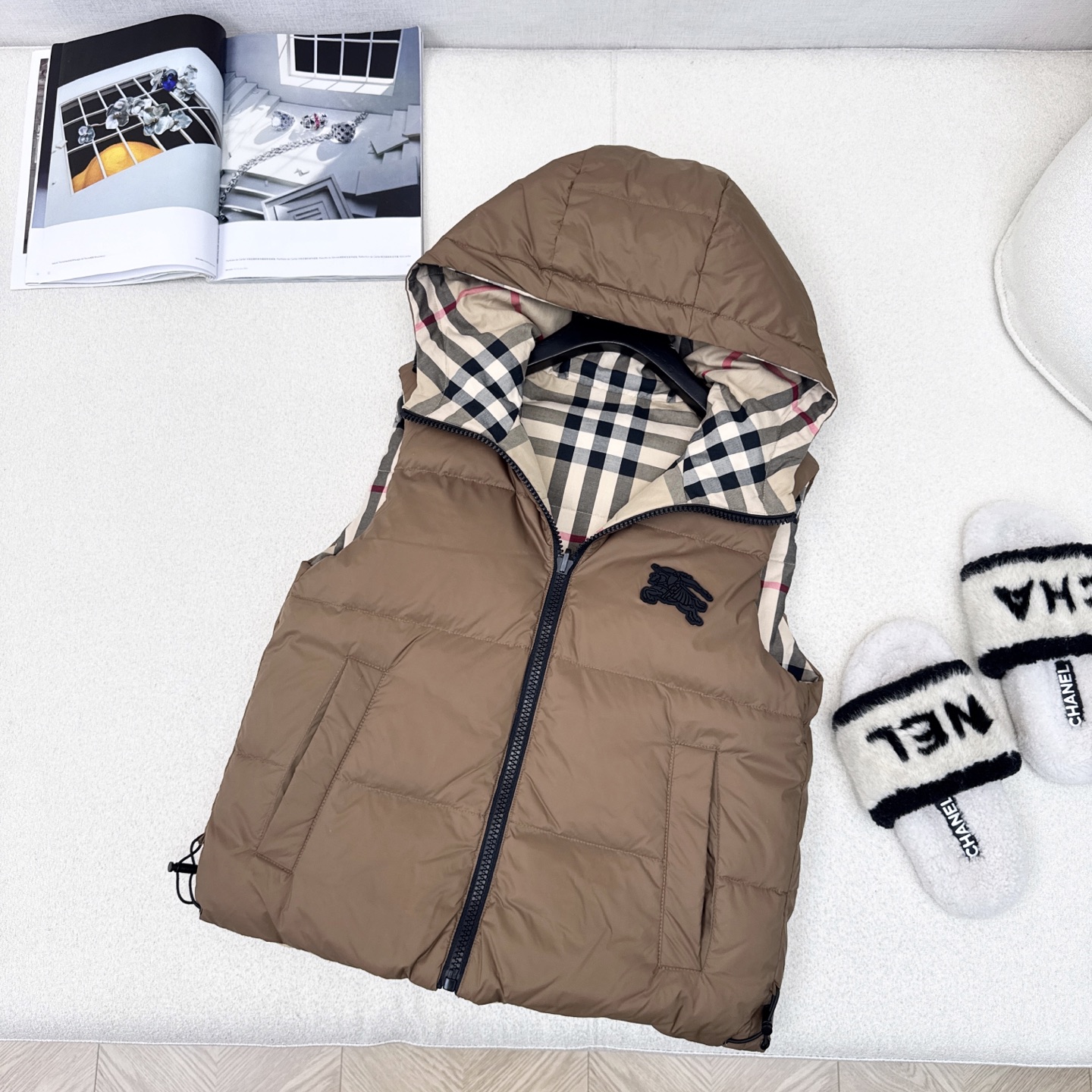 Burberry Vintage Check Panel Reversible Down Vest - Stylish & Warm 6 i1755323039576 3215 0 4