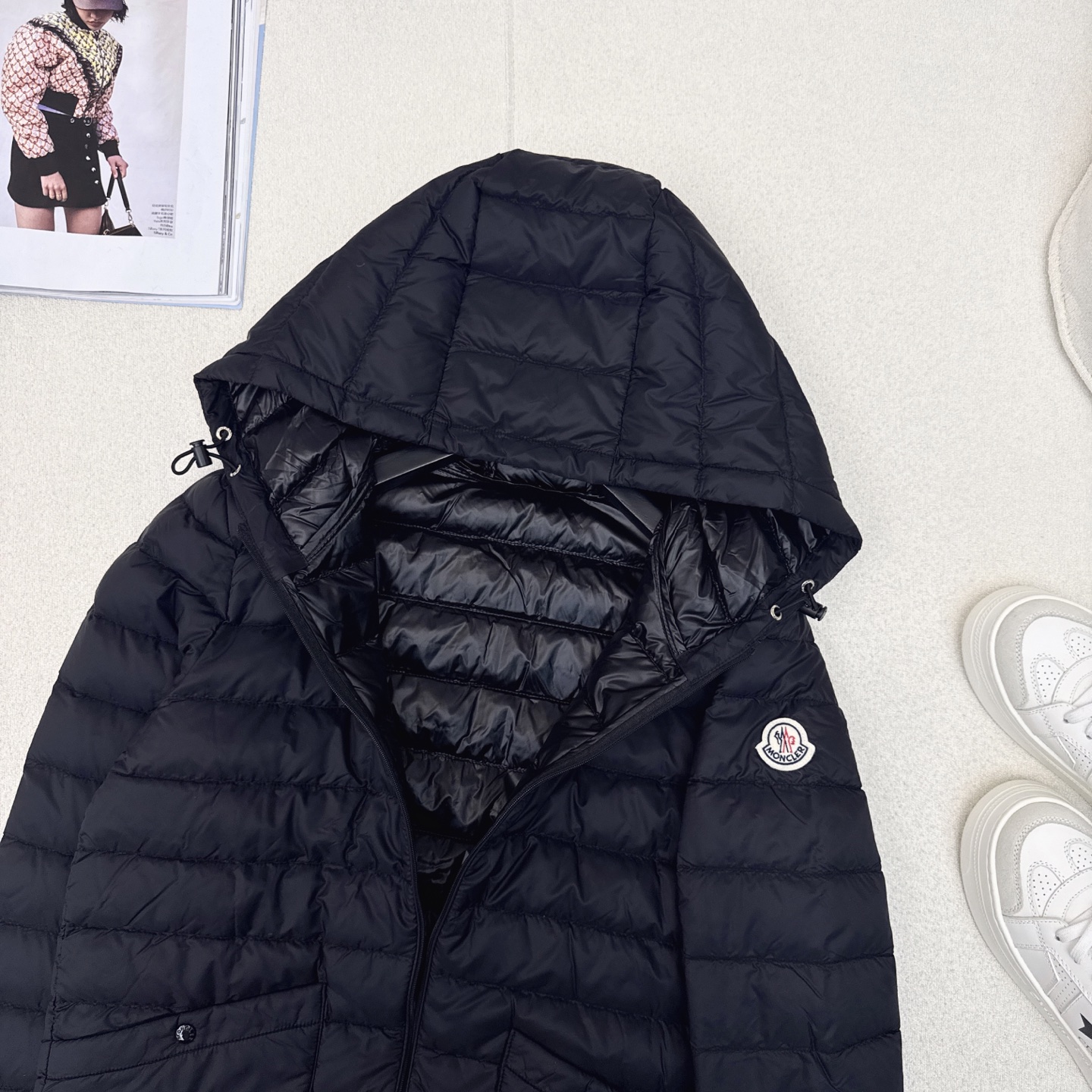 原单品质 MC 25Ss———秋冬最新款经典轻薄款连帽羽绒服🤍 设计新颖独特又保暖理念超赞！打造白富美必