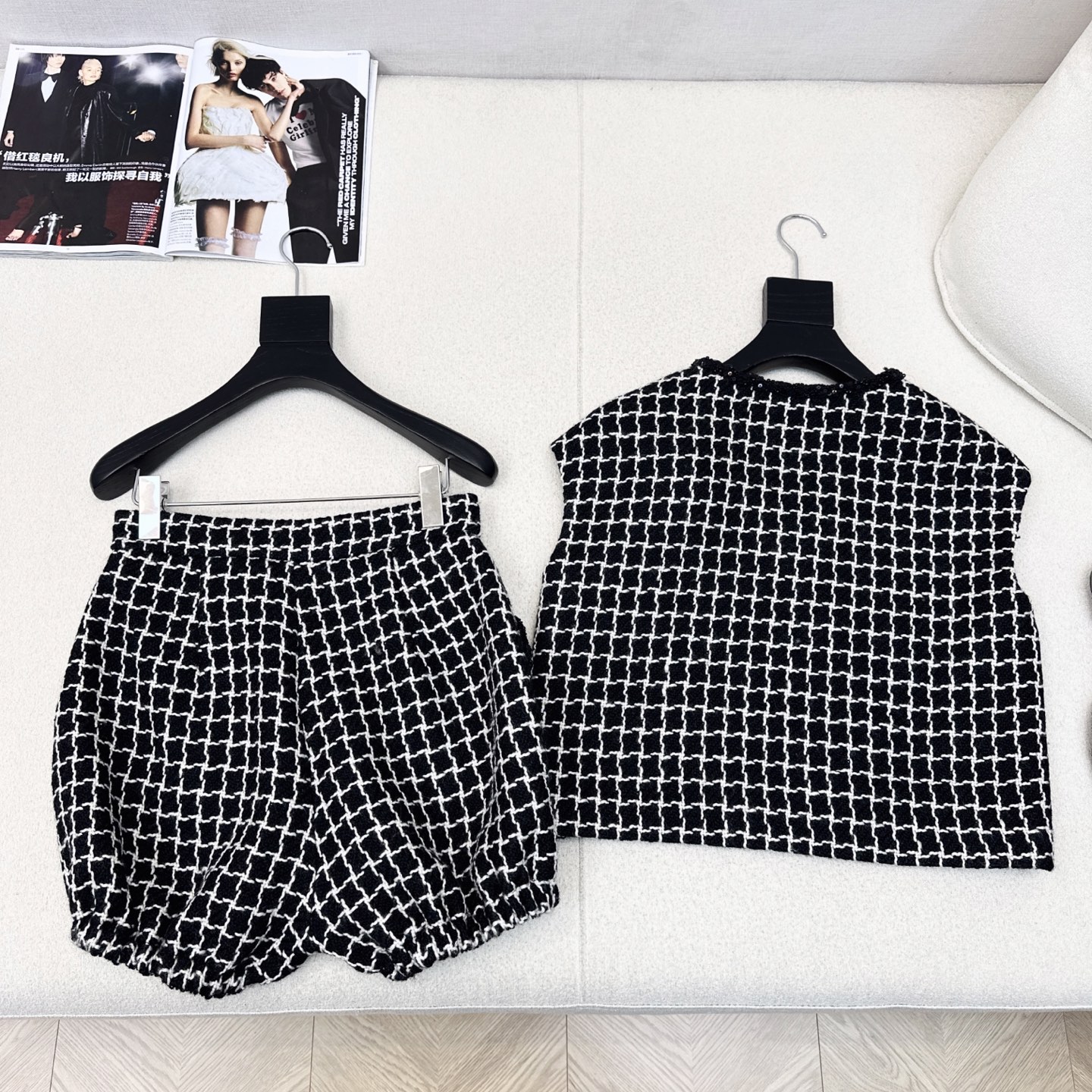 Elegant Black & White Woven Grid Set with Camellia Brooch 9 i1755335974026 5171 0 7