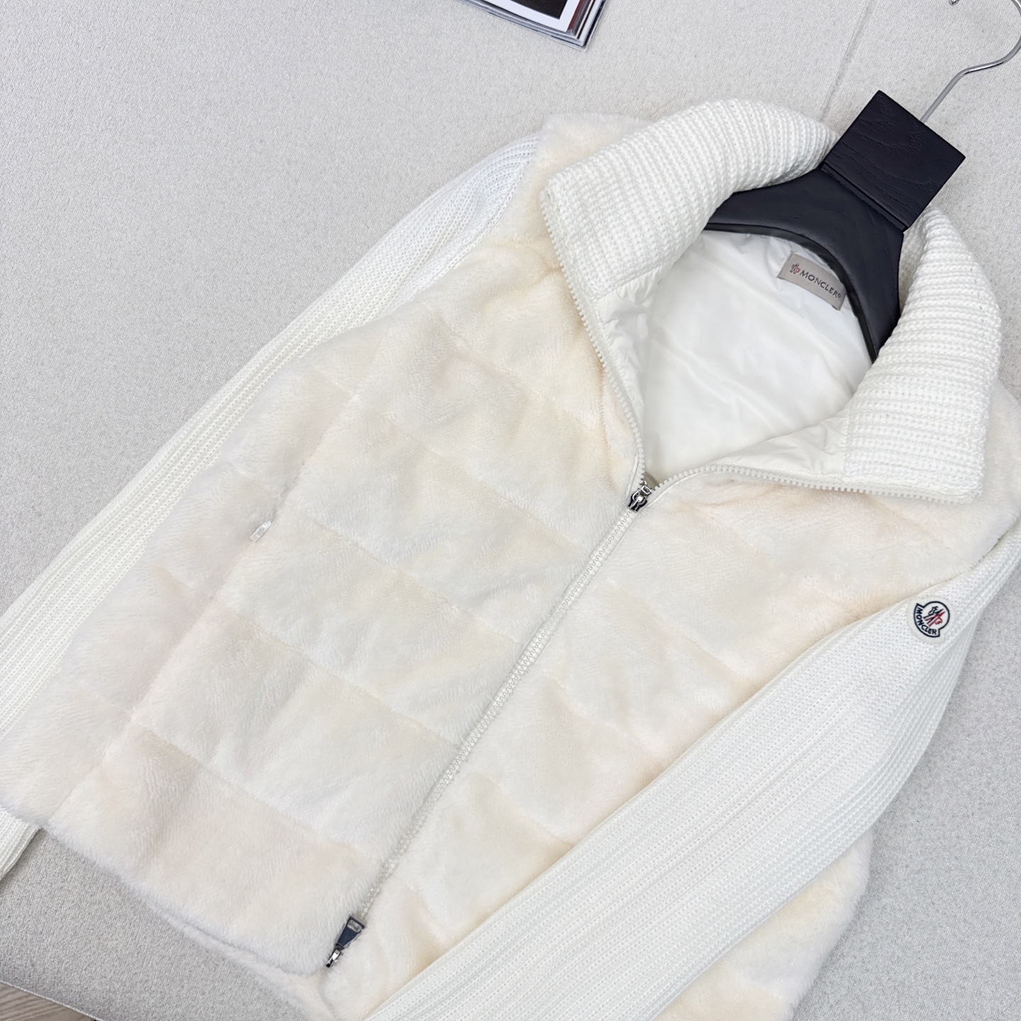原单品质 MC 25Ss————秋冬最新款立领针织拼接毛绒羽绒服外套💗 原版定制羊毛针织面料 国标进口9