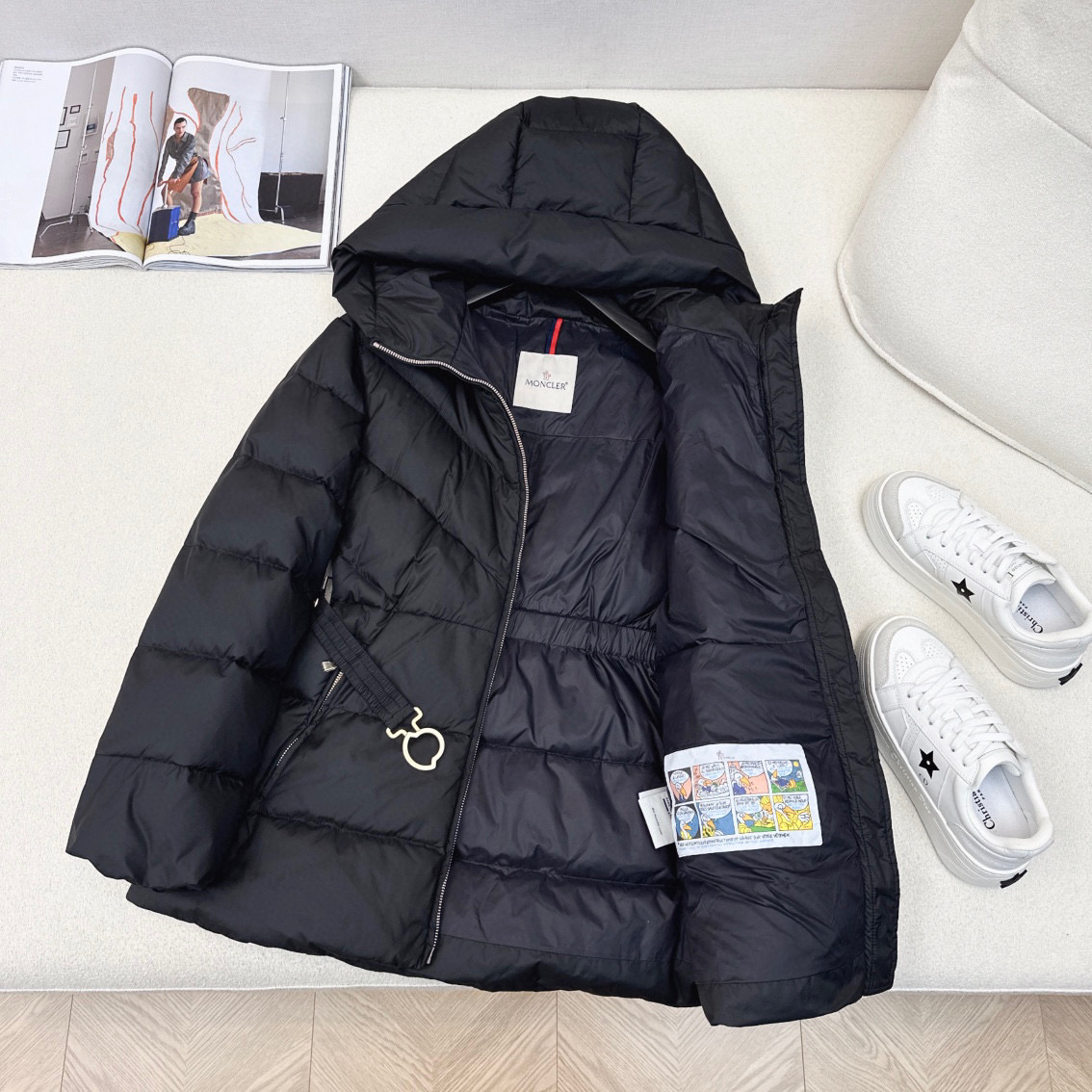 原单品质 MC 25Ss———秋冬最新款收腰连帽羽绒服🖤冬天的必备凹造型单品  收腰版型百搭不挑人 减龄